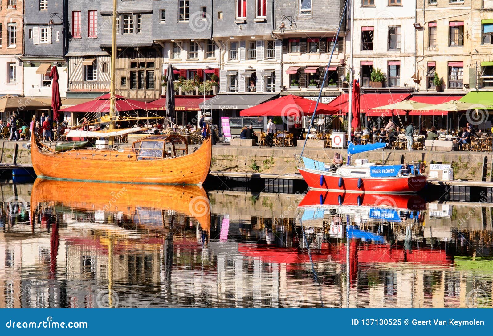 Bassin De Le Vieux Em Honfleur Normandy Imagem Editorial - Imagem de ...