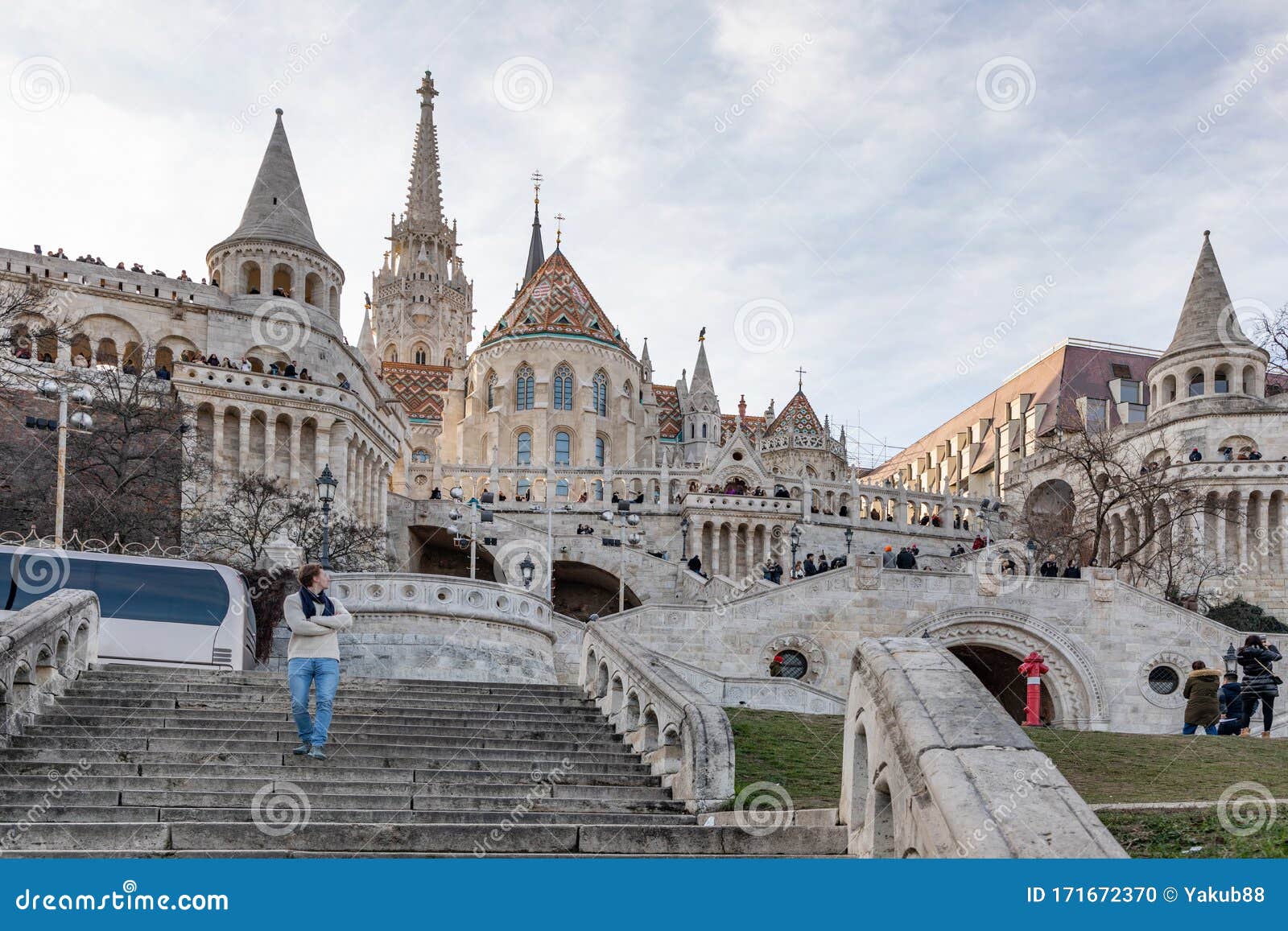 Bastión De Pescadores E Iglesia De Matías En Budapest Imagen editorial - Imagen de romano, europeo: 171672370 Bastión De Pescadores E Iglesia De Matías En Budapest Imagen editorial - Imagen de romano, europeo: 171672370