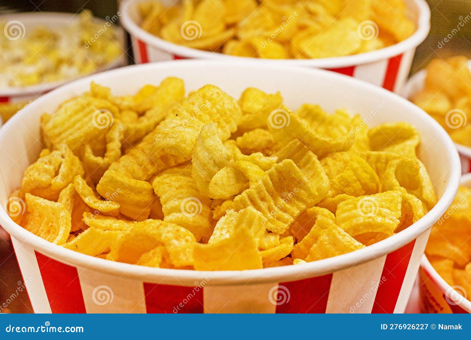 Batata Frita Antes De Assistir a Um Filme Imagem de Stock - Imagem de alho,  lanche: 276926227