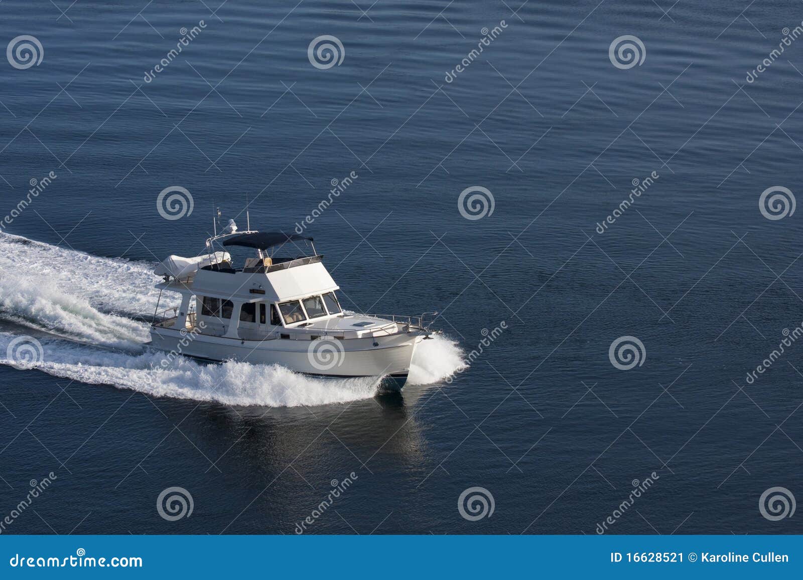 Bateau de plaisance image stock. Image du image, marin 16628521