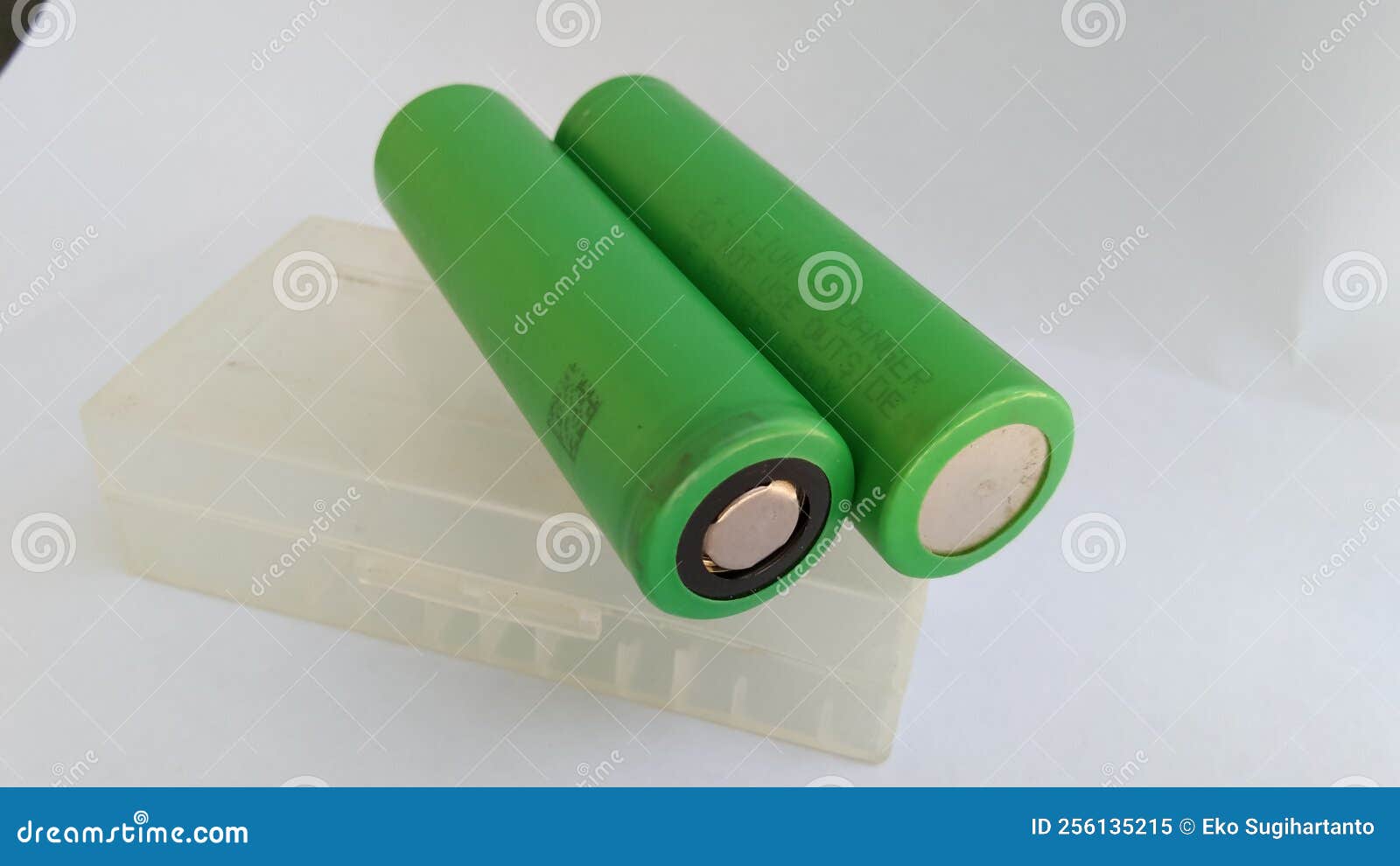 Bateria Verde Com Caixa Clara Imagem de Stock Imagem de conceito
