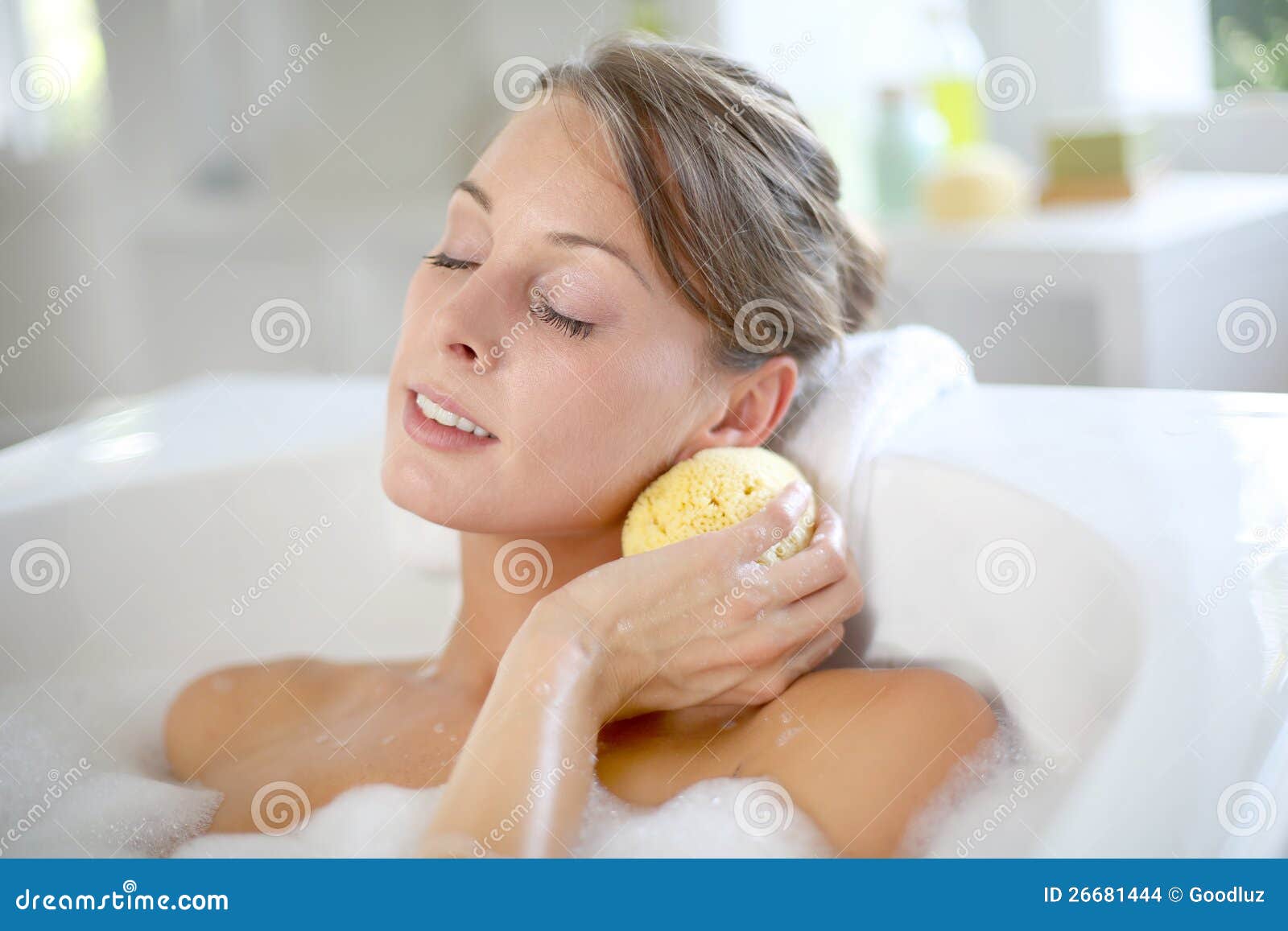 Bathtime I Piękno Zdjęcie Stock Obraz Złożonej Z Kobieta 26681444