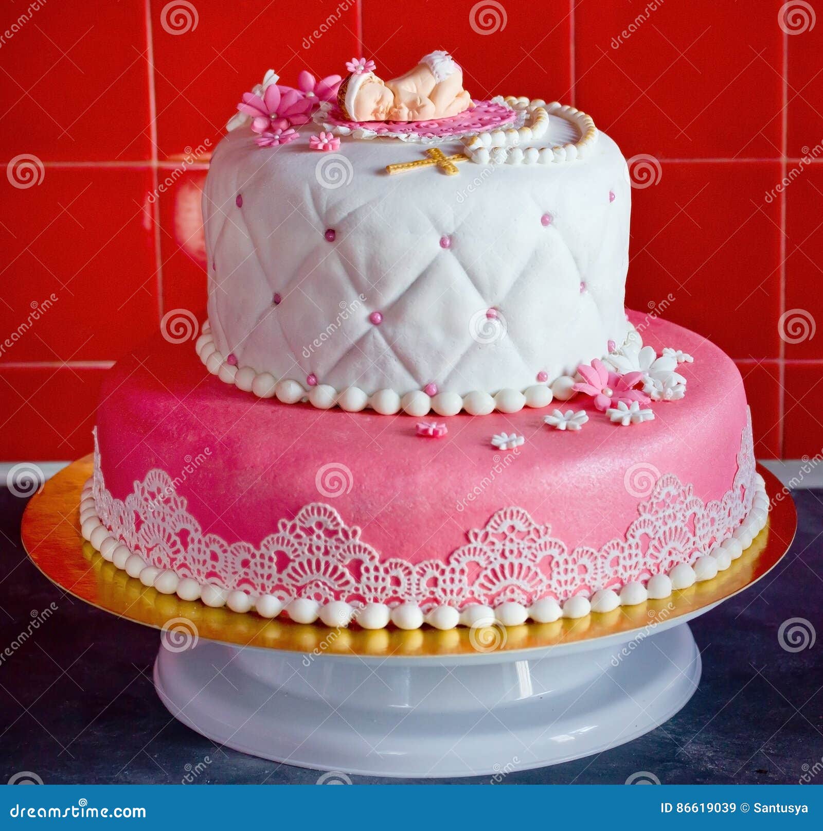 1,917 Fotos de Stock de Bolo De Aniversário Cor De Rosa Com Uma