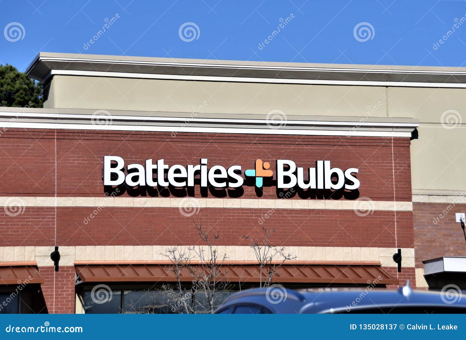 Batteries and Bulbs editorial photography. Image of luminous 135028137