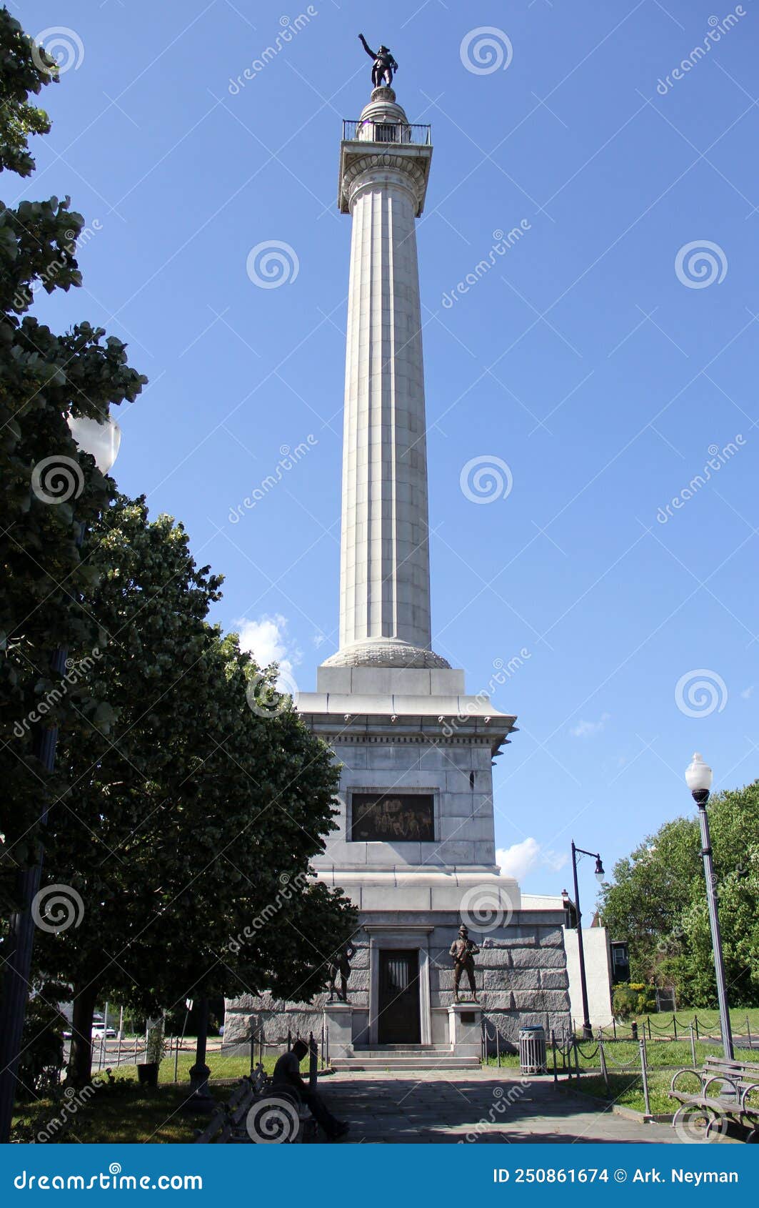 battle monument, commemorates the december 26, 1776 battle of trenton