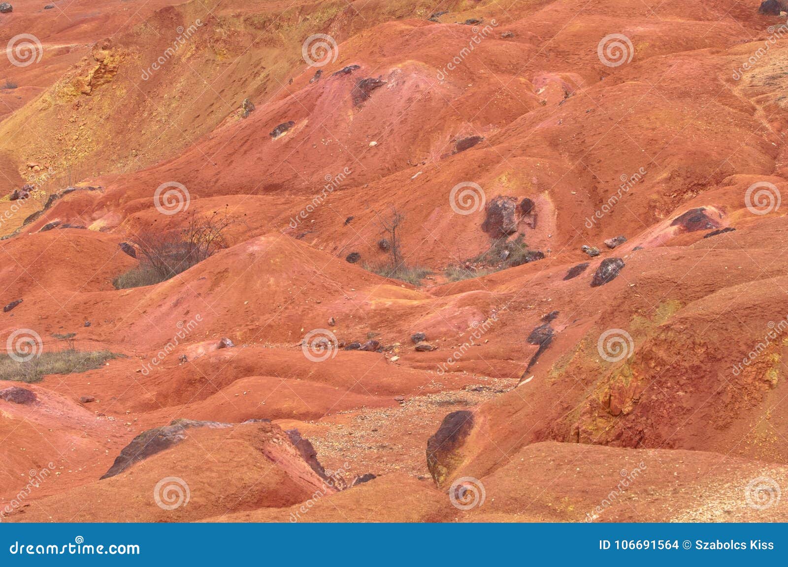 Bauxite Crue De Mine De Bauxite Sur La Surface Photo stock Image du