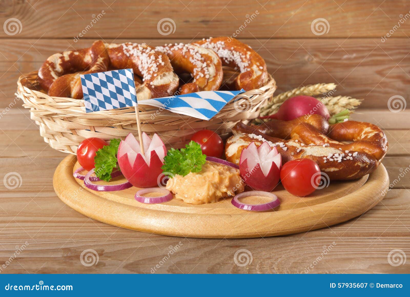 Bayerisches Frühstück stockbild. Bild von körner, markierungsfahne ...