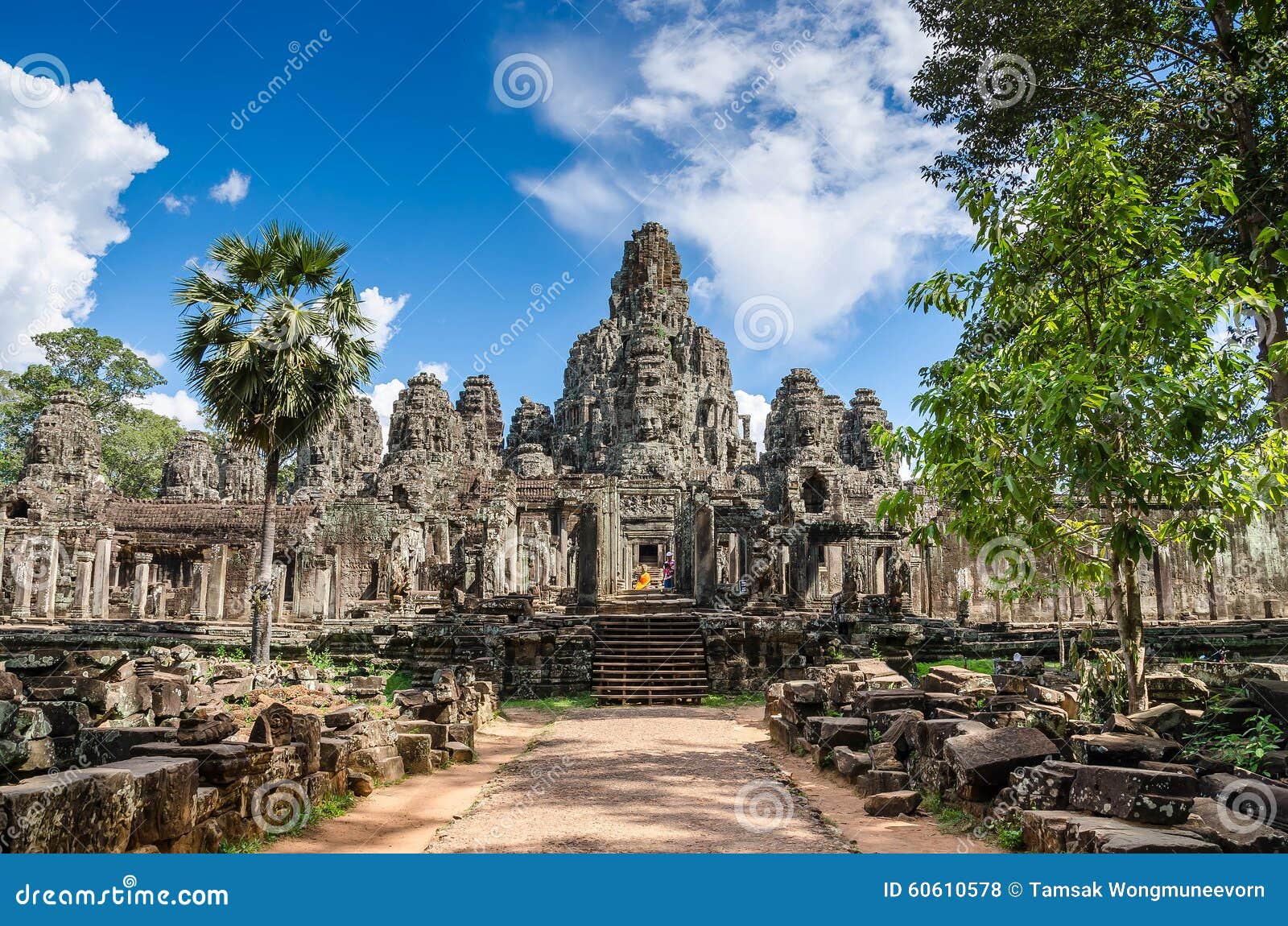 bayon temple in angkor thom