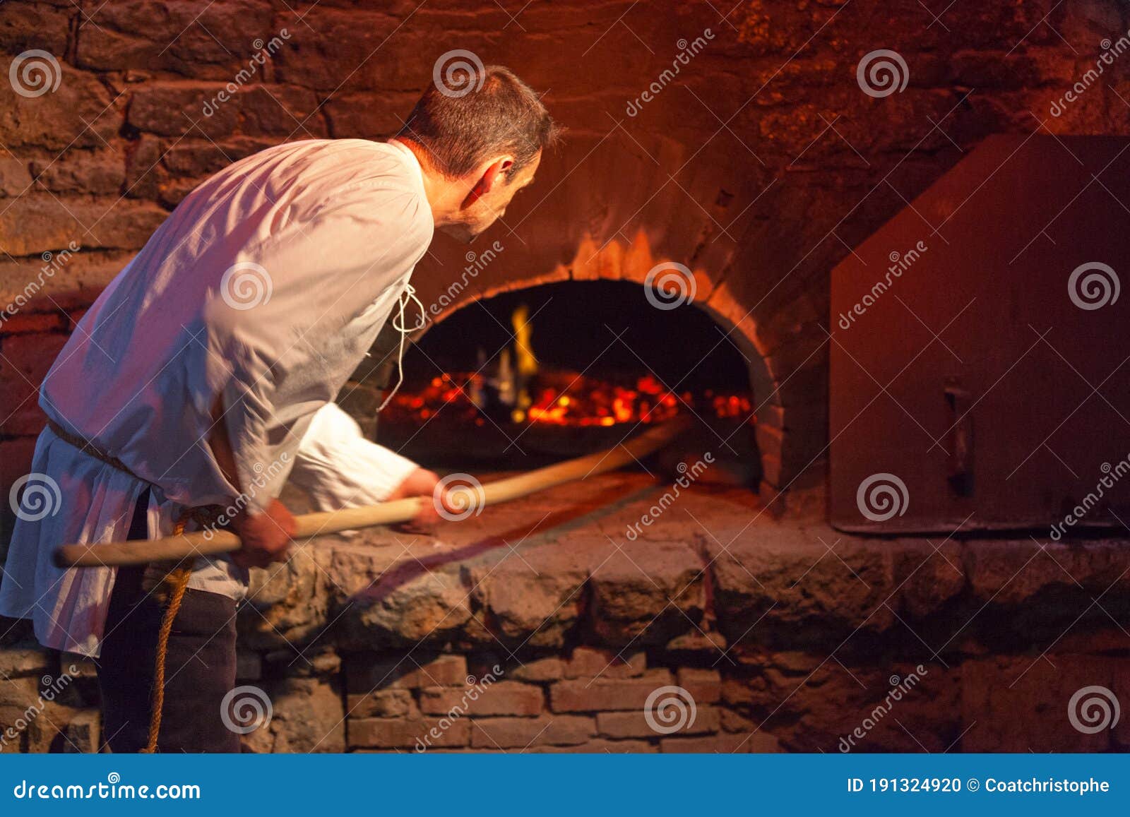 Medieval Baker Baking the Fouaces Editorial Image - Image of nocturnes