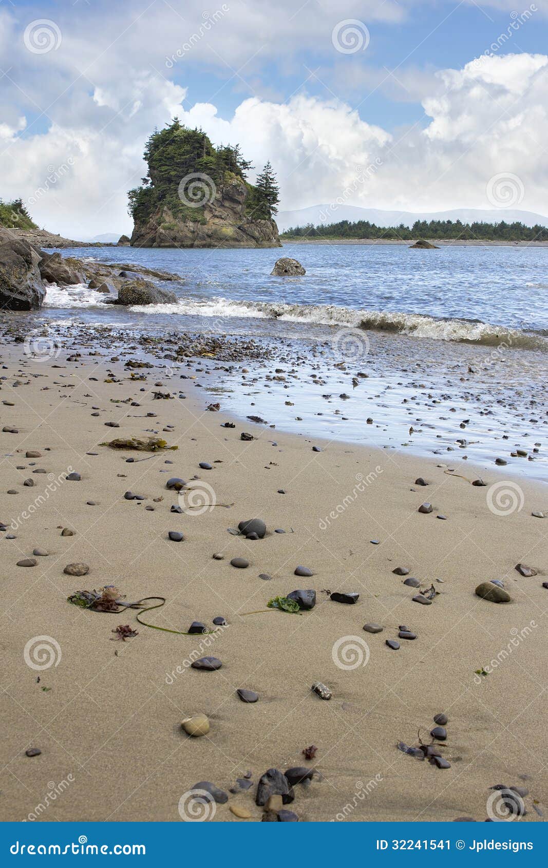 Beach at Garibaldi Oregon stock image. Image of sandy 32241541