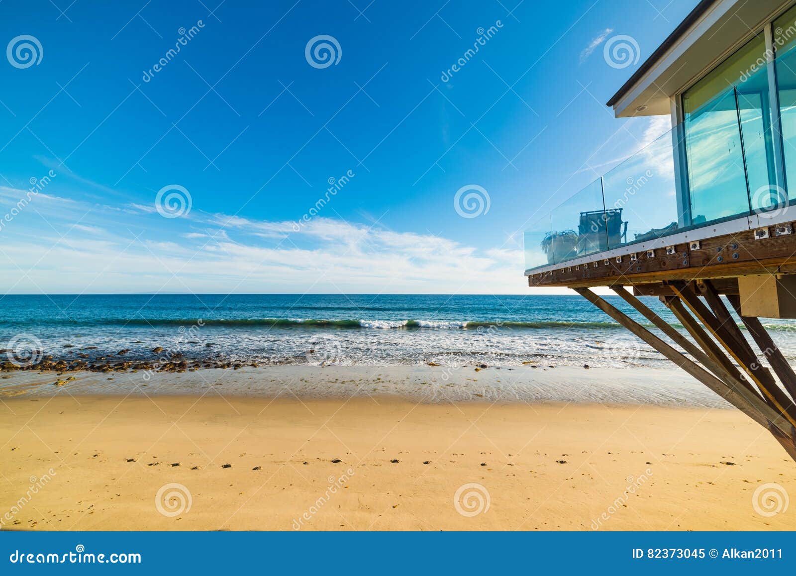 Beach house in Los Angeles stock image. Image of cloud - 82373045