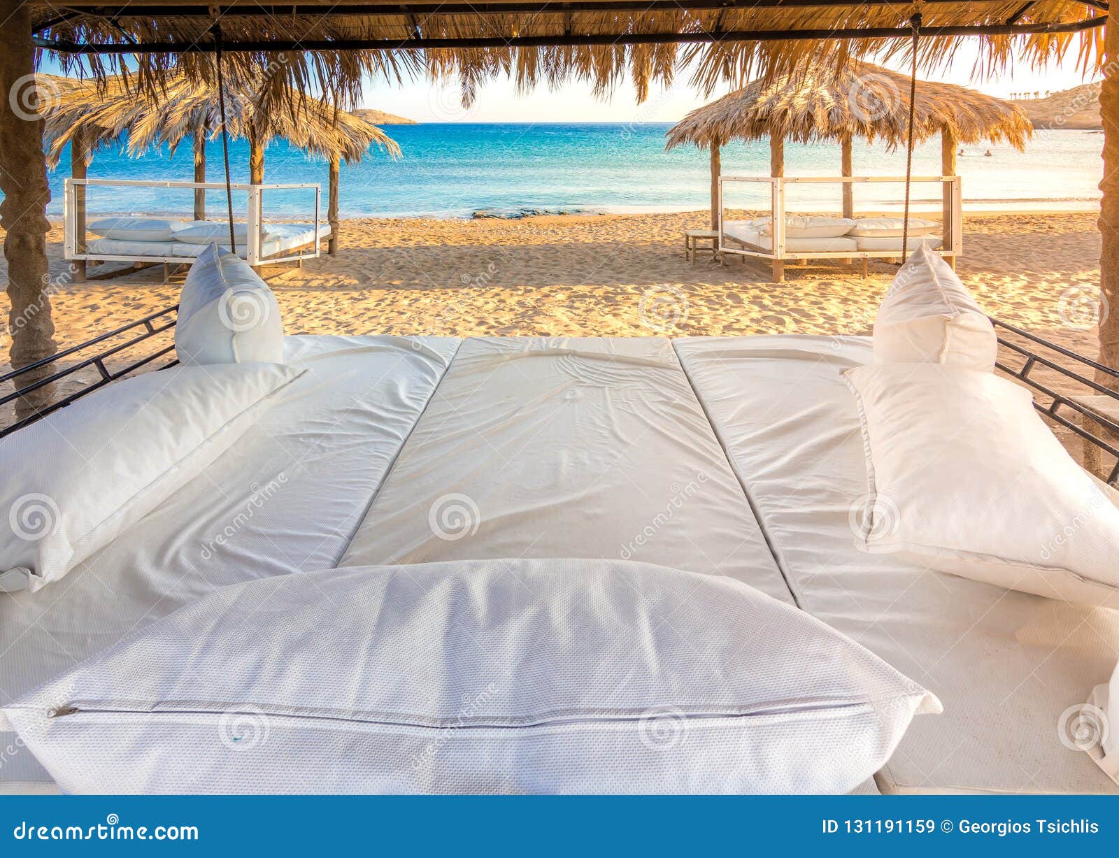 beach lounge bed