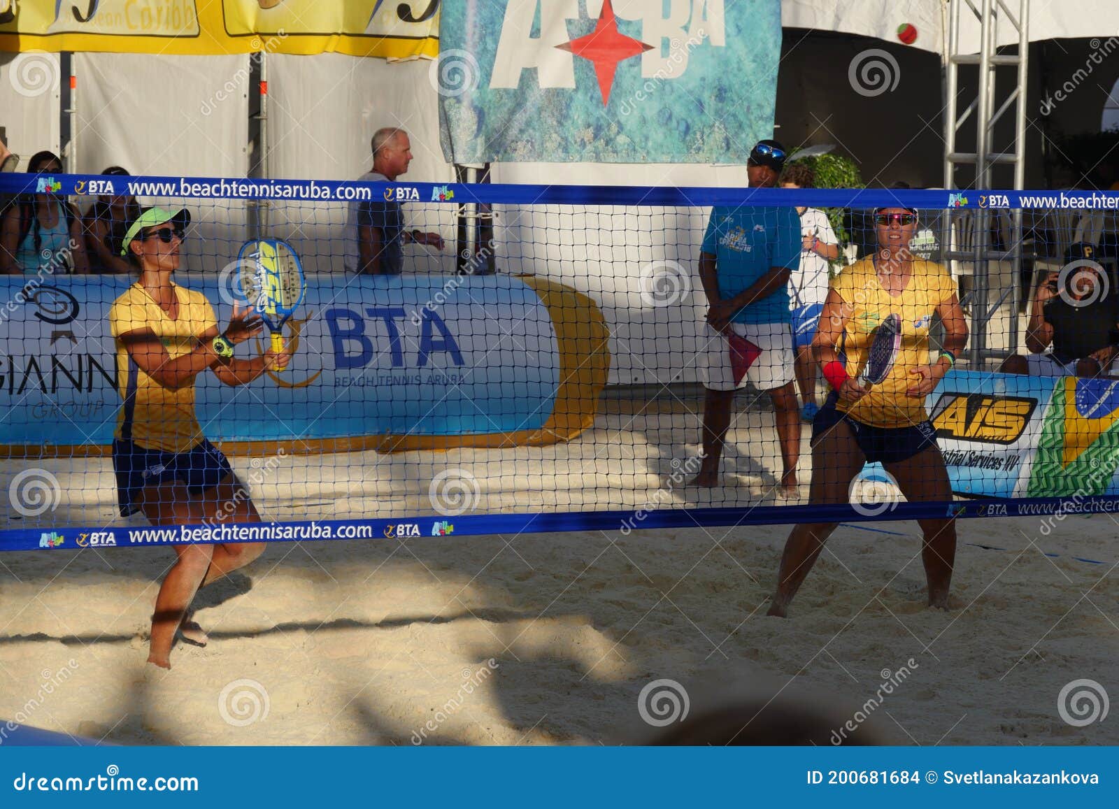 Beach tennis at aruba editorial stock image. Image of beach - 200681684