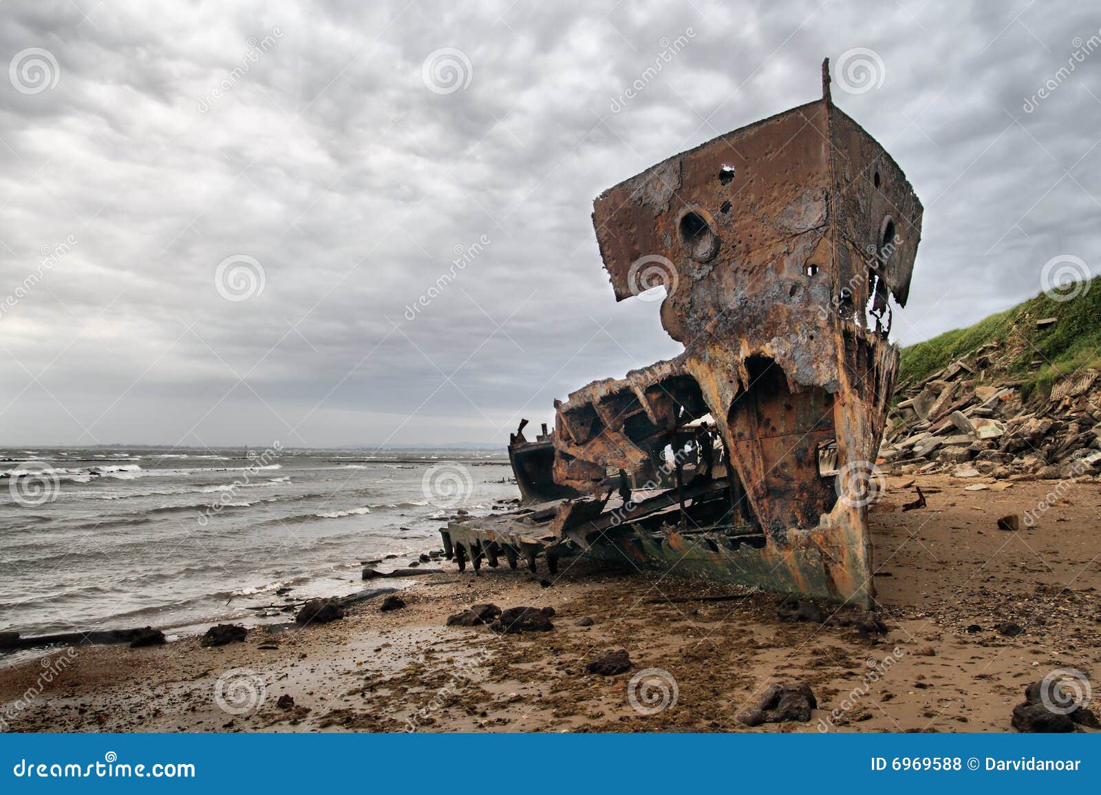 A beached shipwreck stock photo. Image of shipwreck, discovery 6969588