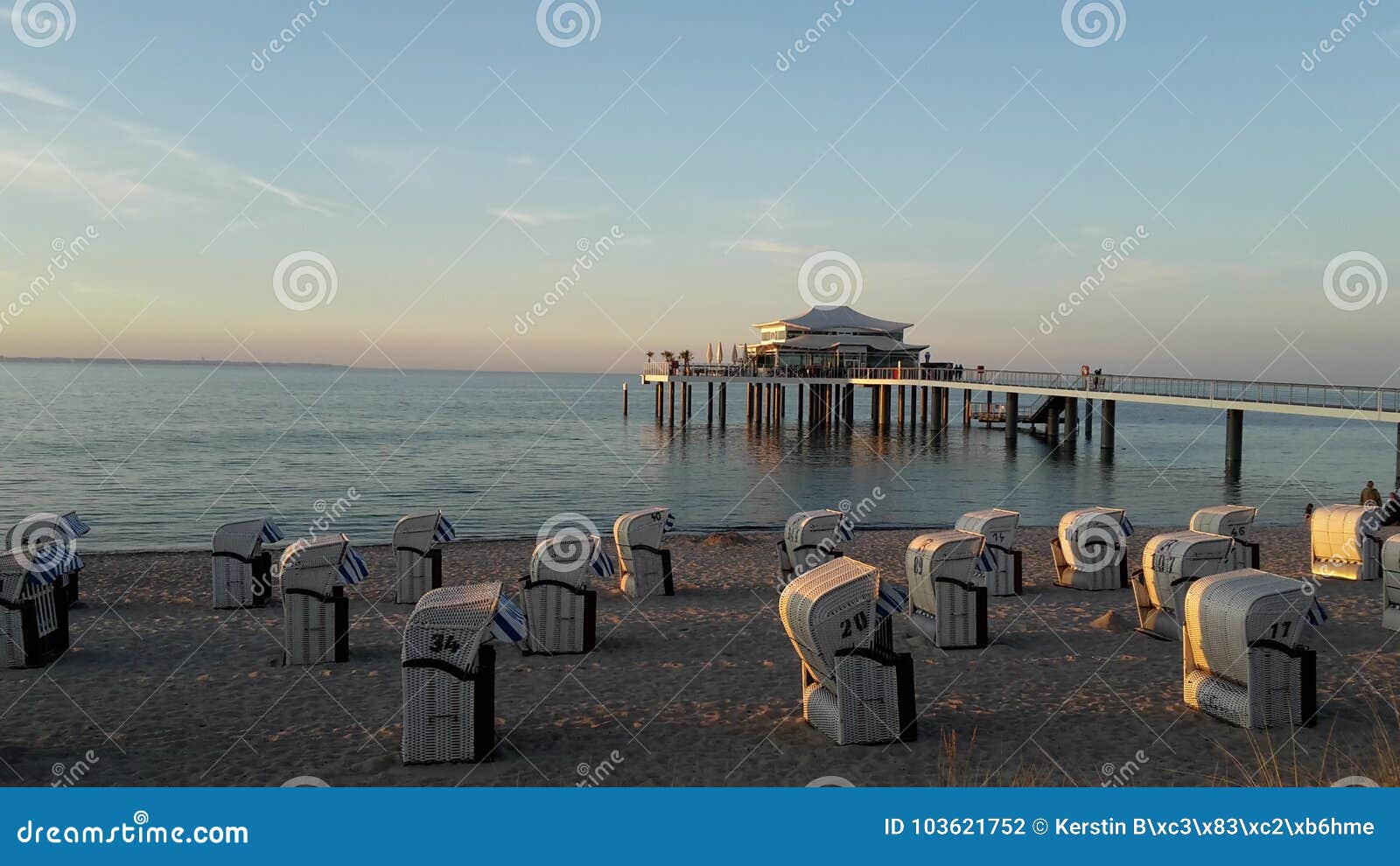 Beachtime stockfoto. Bild von sonnenuntergang, ozean 103621752