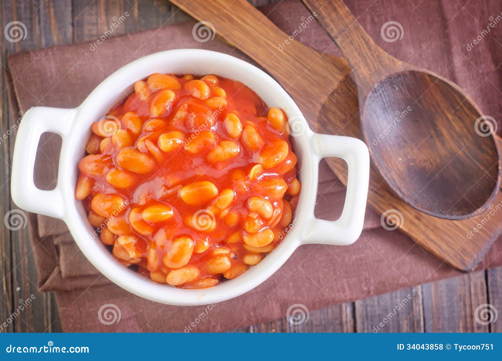 Bean with sauce stock photo. Image of cooked, green, color 34043858