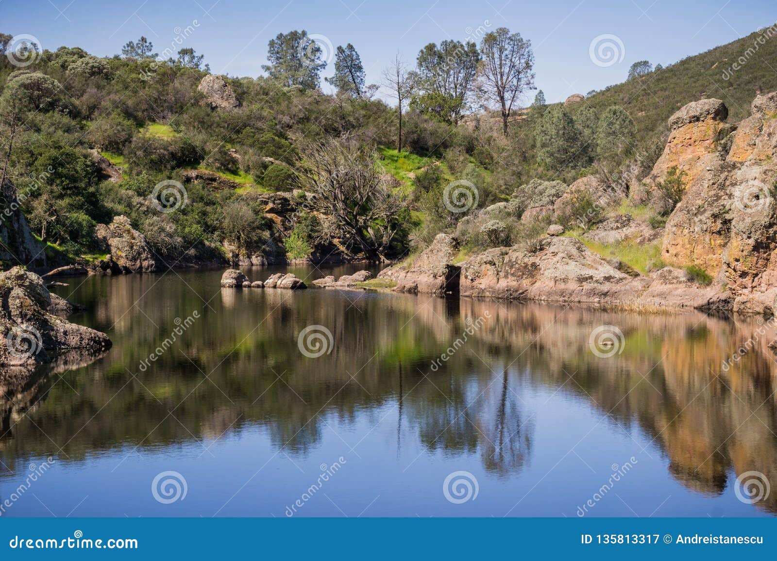 bear-gulch-reservoir-pinnacles-national-park-california-stock-image