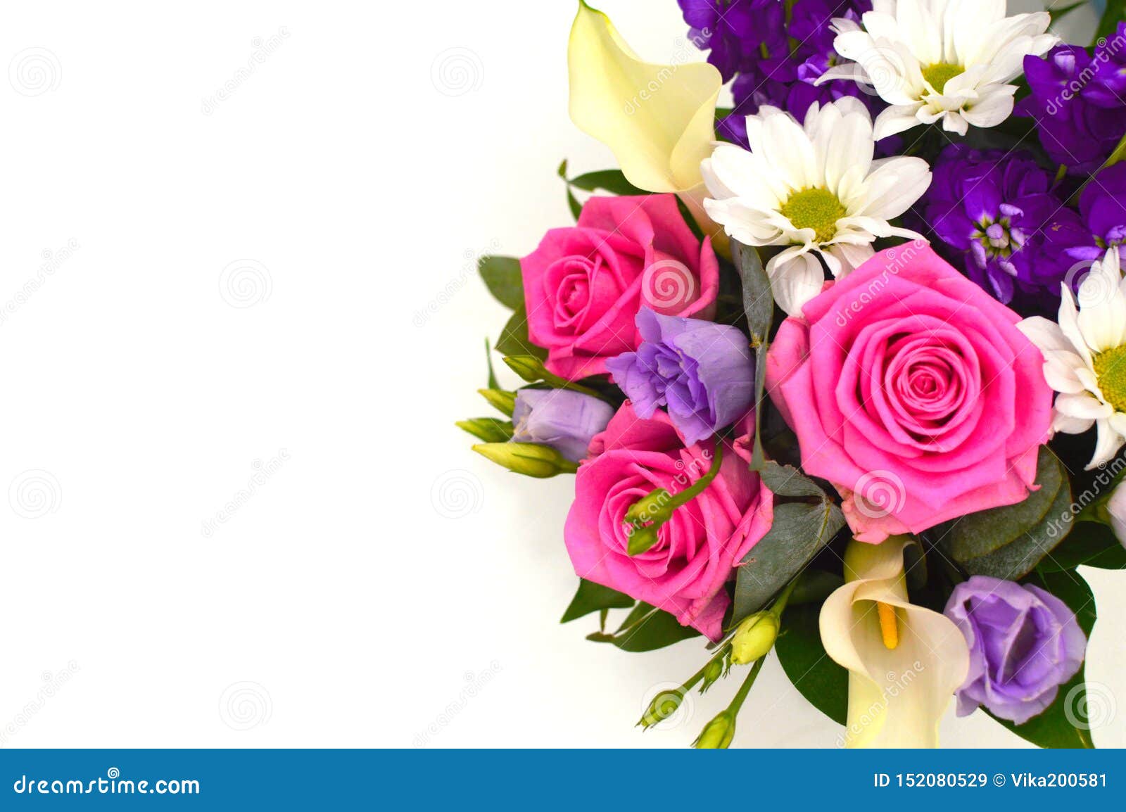 Beau Bouquet Des Fleurs Colorées Sur Une Fin Blanche De Fond Image stock -  Image du composition, affaires: 152080529