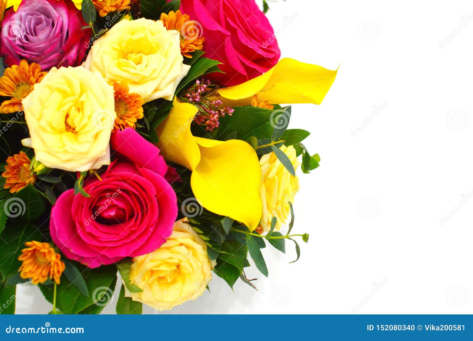 Beau Bouquet Des Fleurs De Mélange Photo stock - Image du fleurs, jour:  152080340