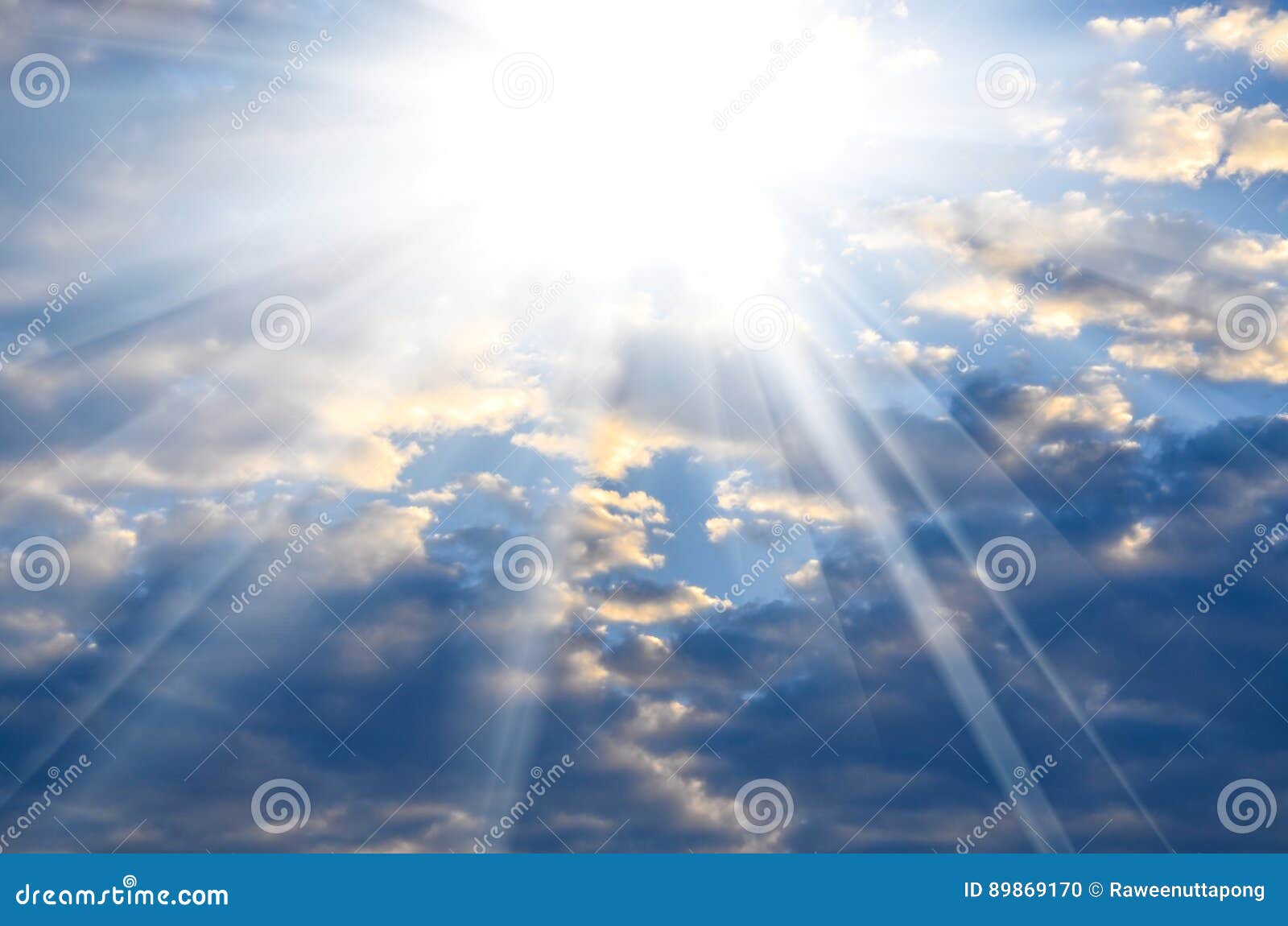 Beau Ciel Bleu Avec Le Soleil Lumineux Photo Stock Image Du Rayon Ciel Beau Ciel Bleu Avec Le Soleil Lumineux Photo Stock Image Du Rayon Ciel