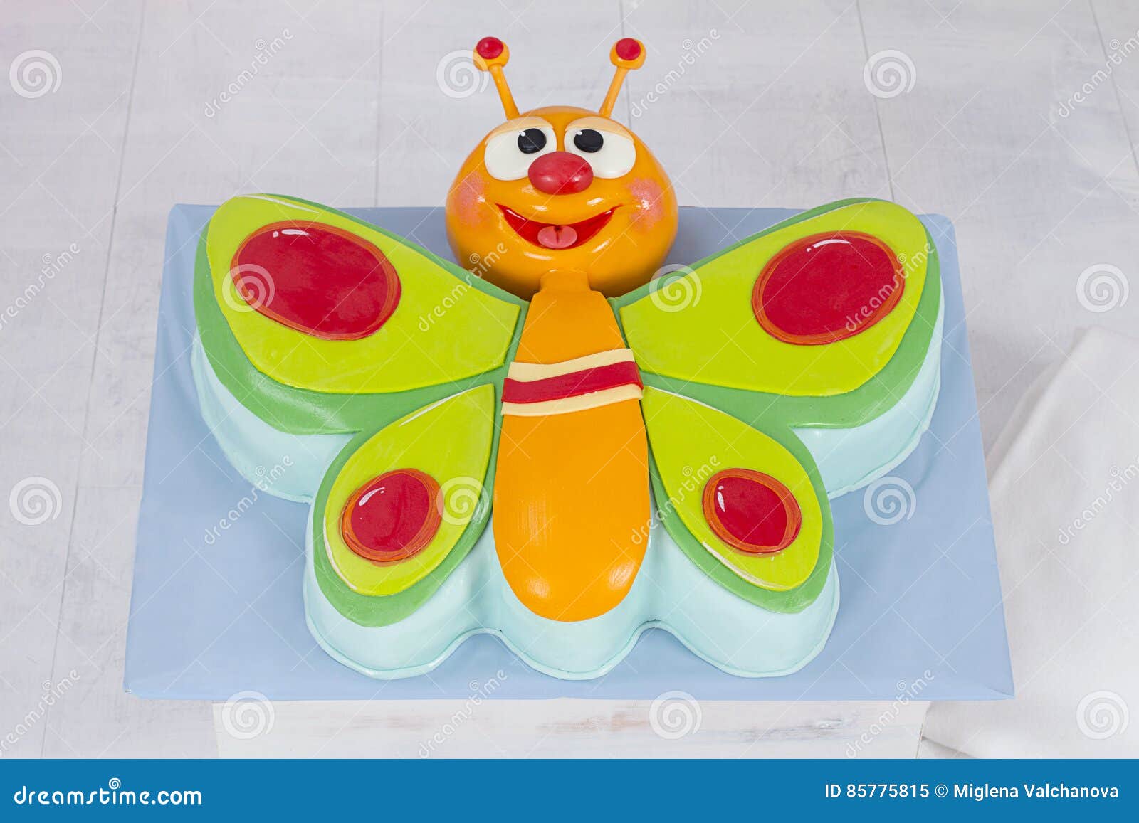 Beau Gateau Colore De Papillon Du Bebe Tv Pour La Fete D Anniversaire Image Stock Image Du Creme Reception Beau Gateau Colore De Papillon Du Bebe Tv Pour La Fete D Anniversaire Image Stock Image Du Creme Reception