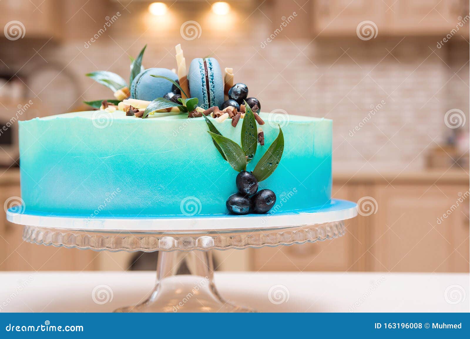 Beau Gateau D Anniversaire Dans L Assiette Cheesecake Bleu Avec Macarons Pour La Fete Concept De Fete D Anniversaire Heureux Photo Stock Image Du Homemade Noel Beau Gateau D Anniversaire Dans L Assiette Cheesecake Bleu Avec Macarons Pour La Fete Concept De Fete D Anniversaire Heureux Photo Stock Image Du Homemade Noel