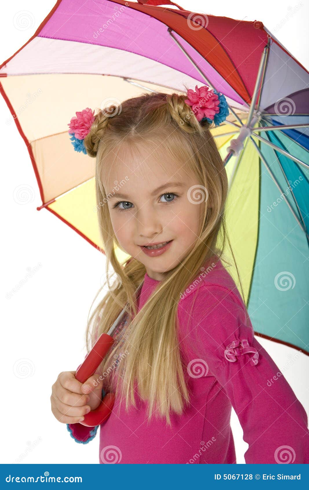 Beauitful Piccolo Biondo Con L'ombrello Fotografia Stock Immagine di