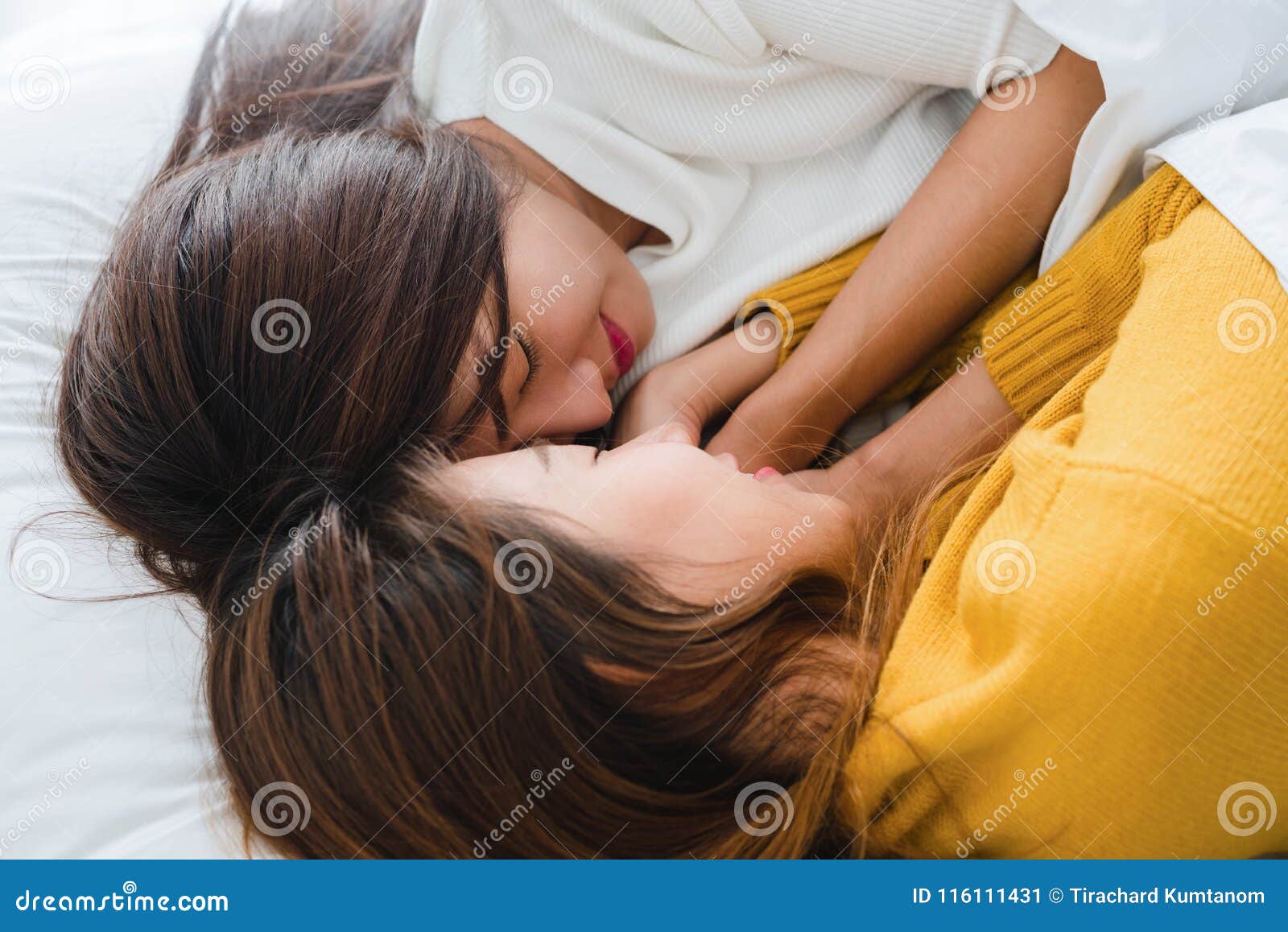 Asian Lesbian Kissing