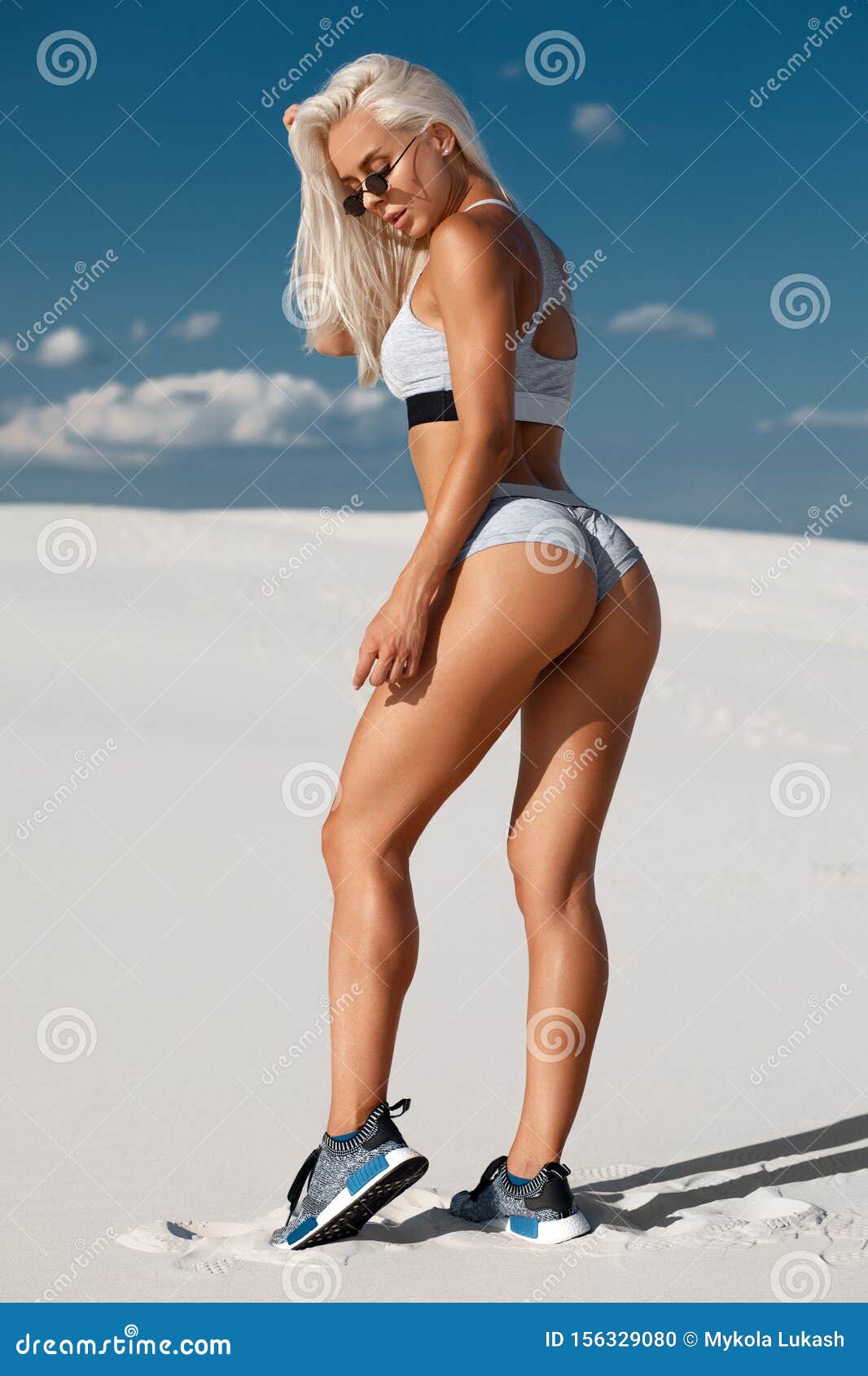 Beautiful Athletic Girl in Sportswear with Butt, Fitness Woman in Thong  Outdoor Stock Photo - Image of diet, athlete: 156329080