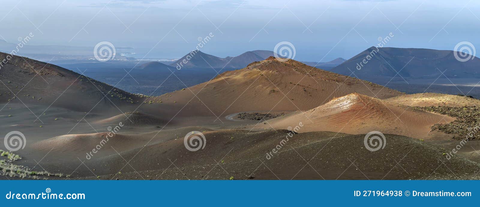 banner size view of desert the timanfaya national park (montaÃ±a de fuego), lanzarote, canary islands, spain