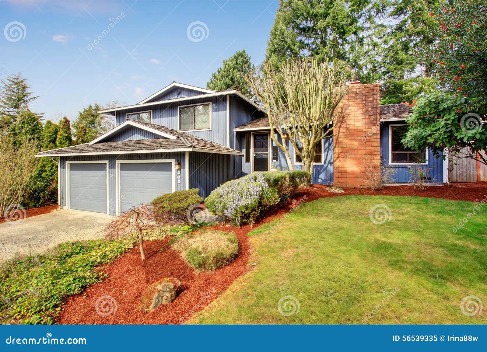 Blue Home House Maison New Cedar Roof Exterior Cumulus Sky Background