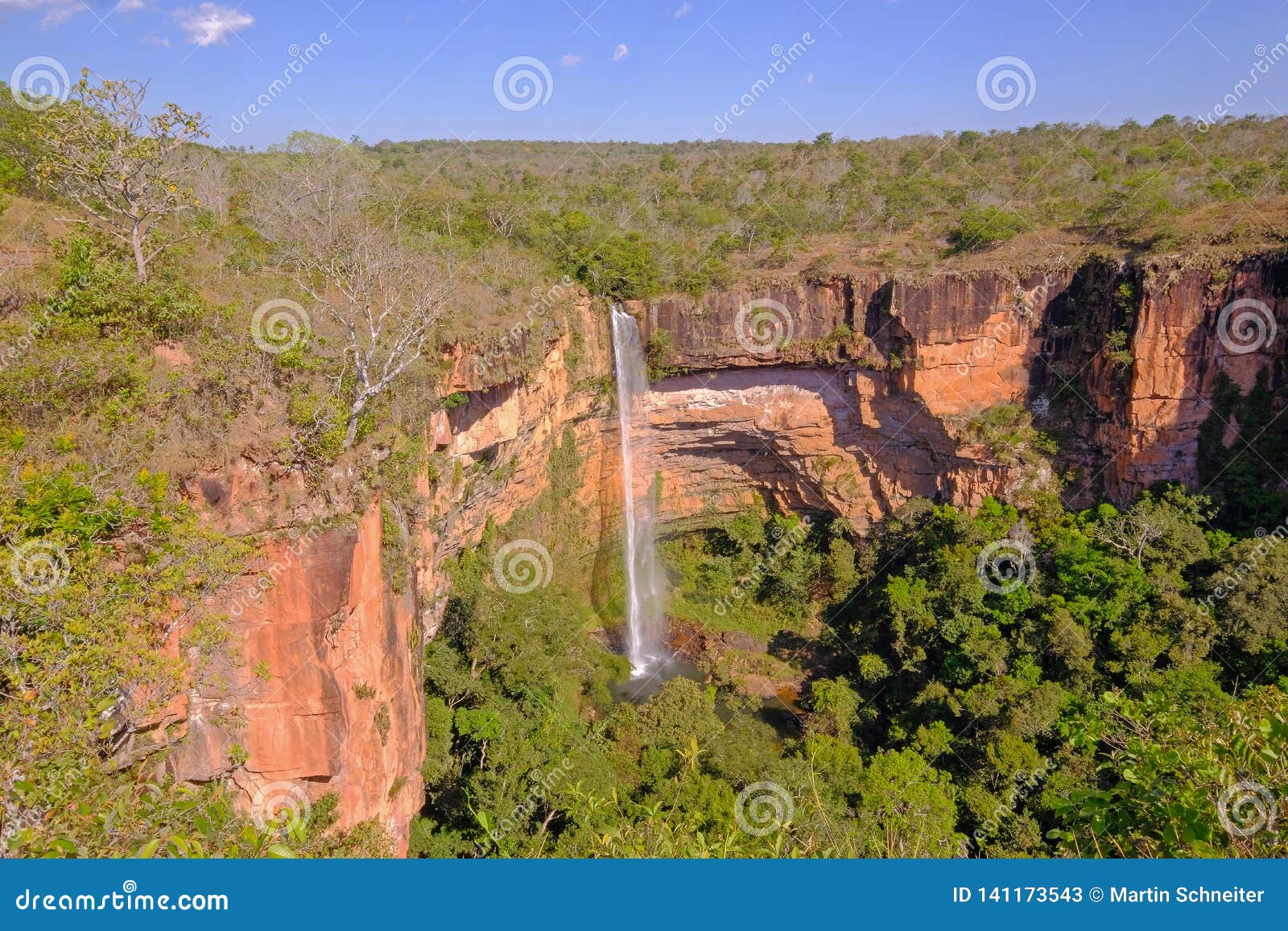 beautiful bridal veil, veu da noiva waterfall in chapada dos guimaraes national park, cuiaba, mato grosso, brazil