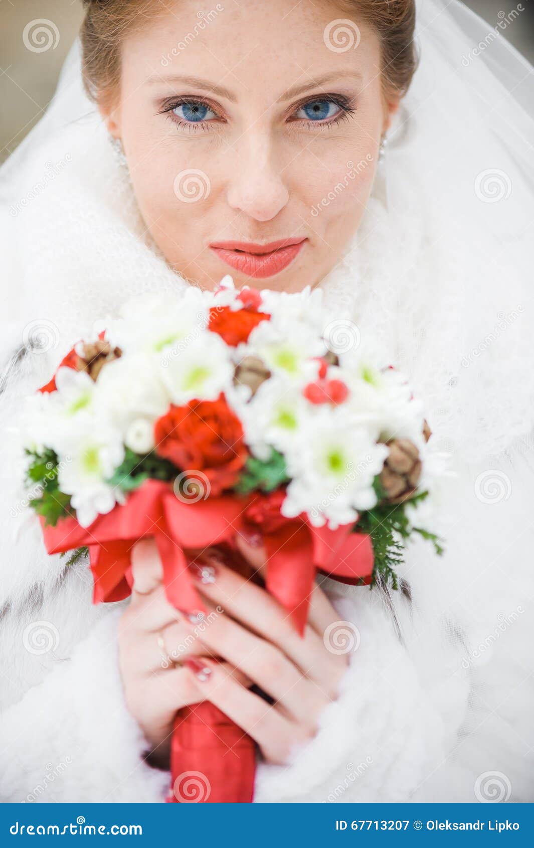 Beautiful Bride With Bouquet Before Wedding Ceremony Stock Image Image Of Beauty Carnation 6905