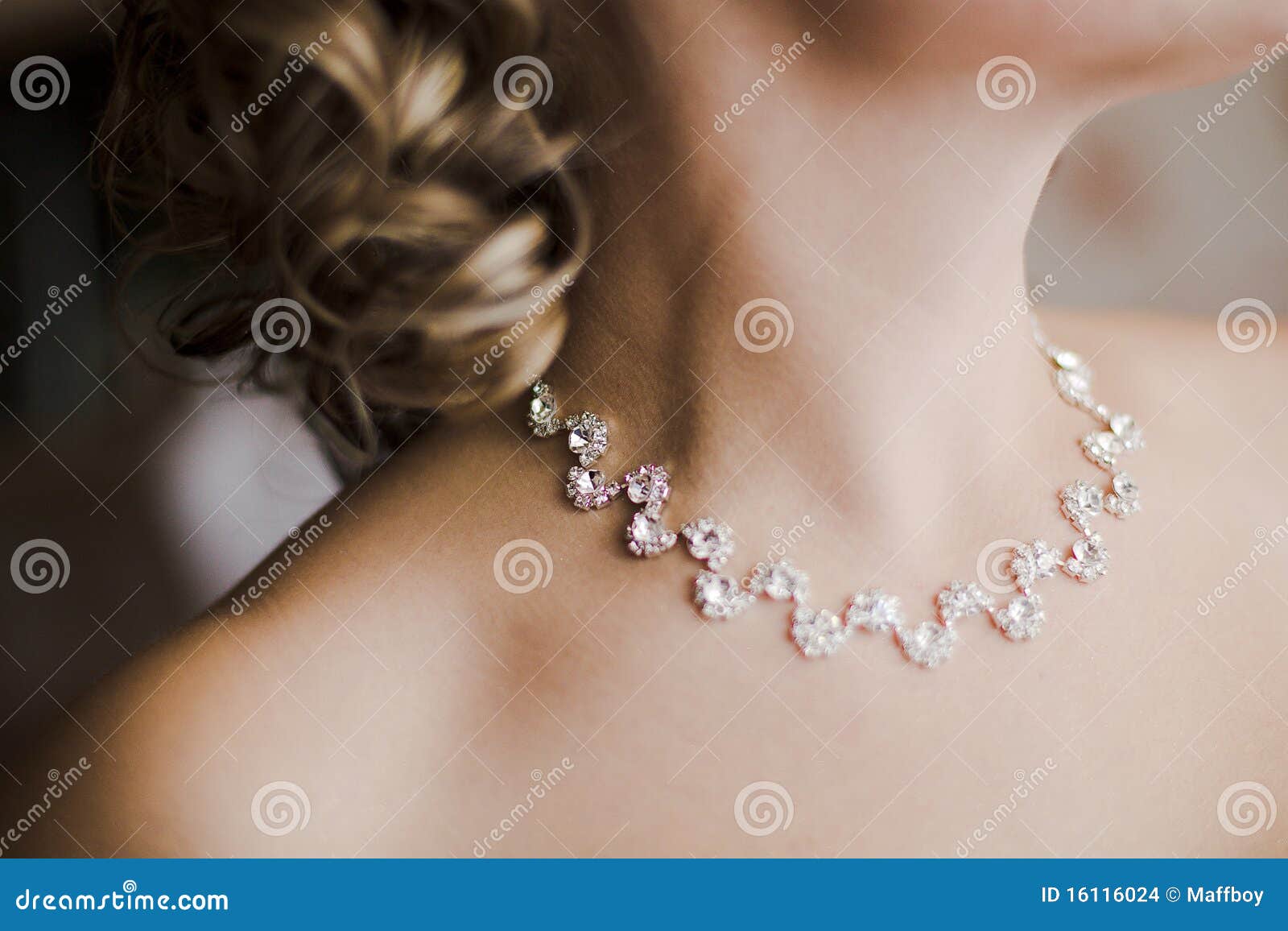 beautiful bride necklace