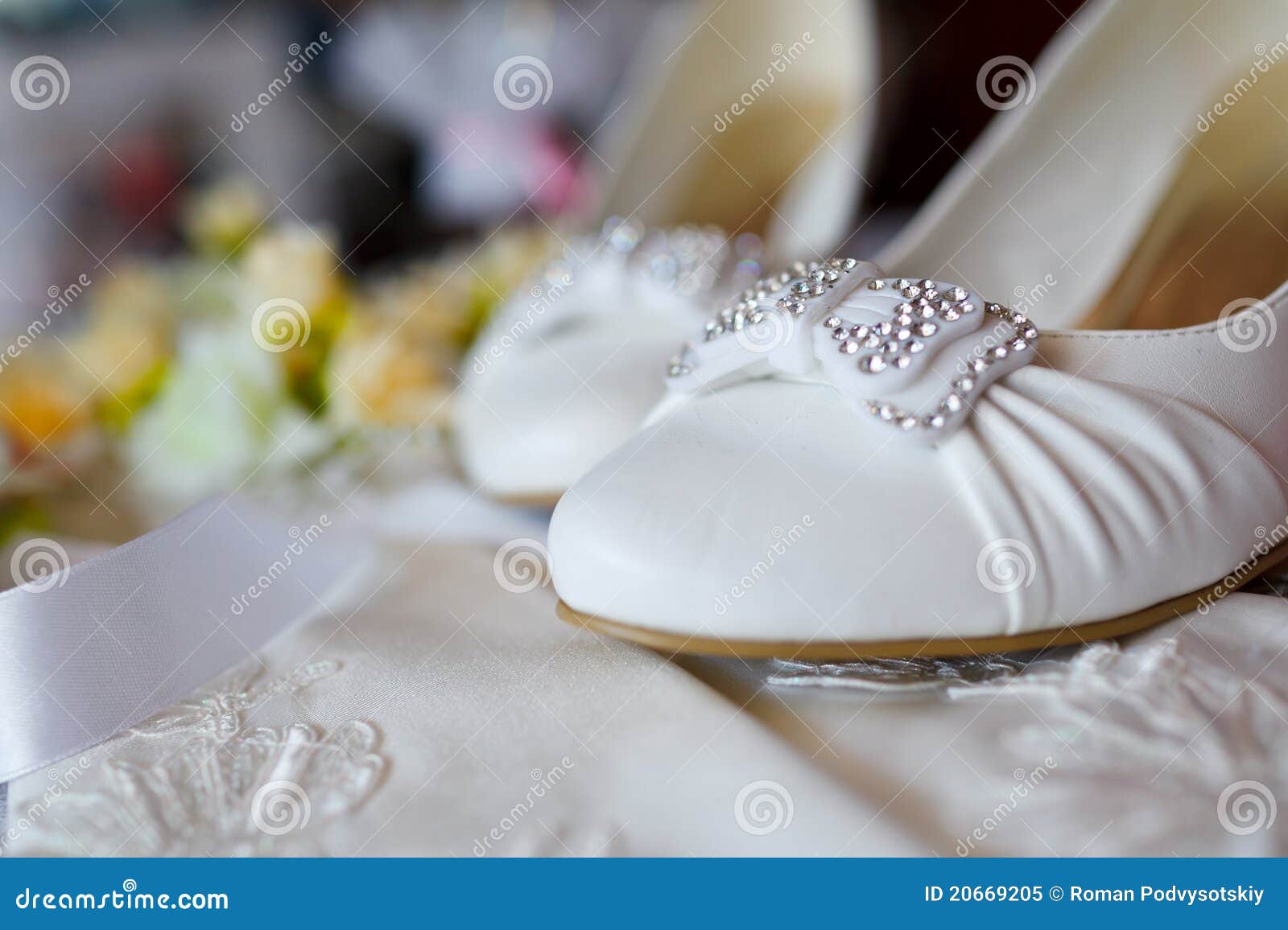 Beautiful Bride Wedding Shoes Stock Photo by ©alesealesphoto 662520492