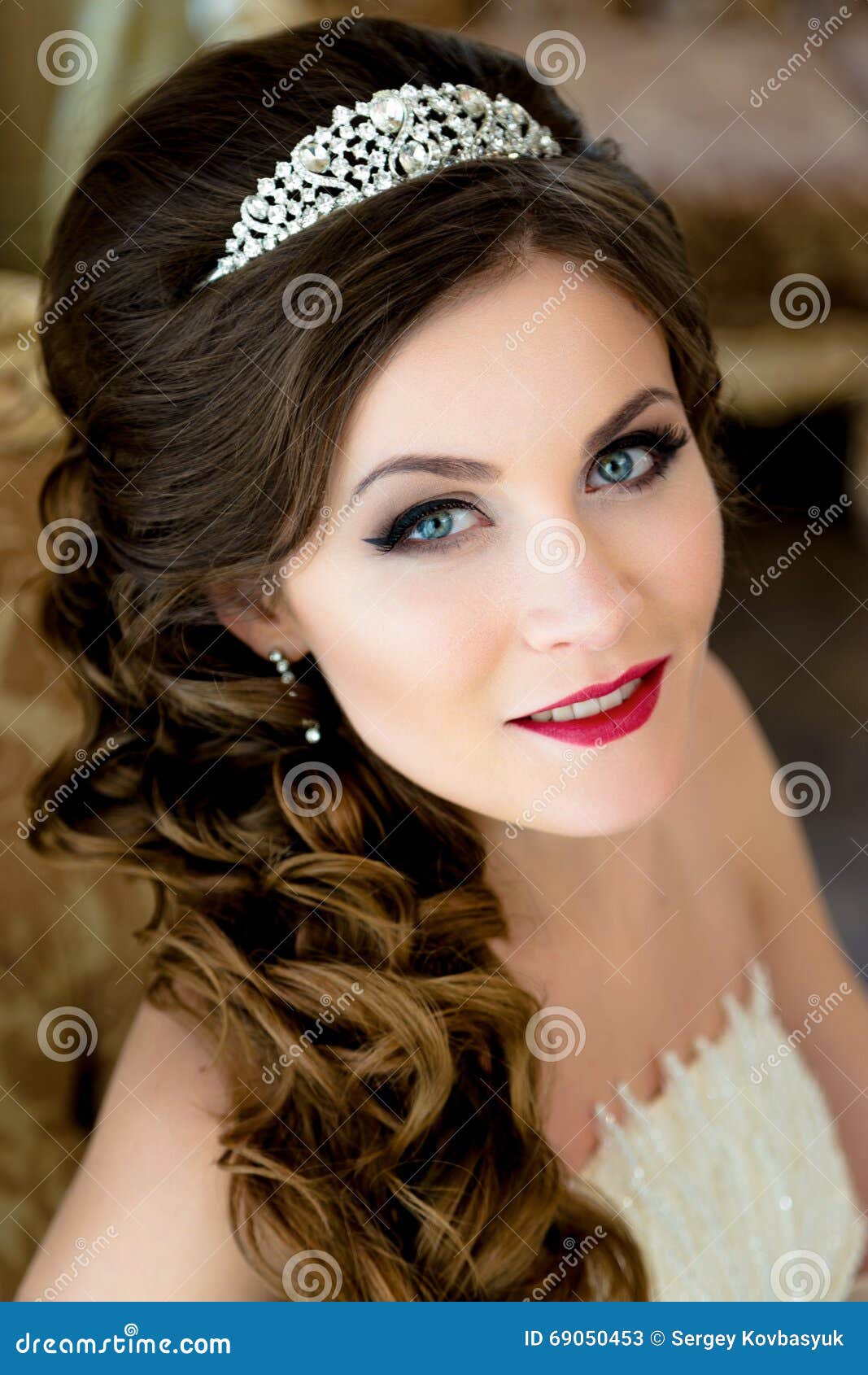 Beautiful Brunette Bride Portrait Wedding Makeup And Beautiful Brunette Bride Portrait Wedding Makeup And