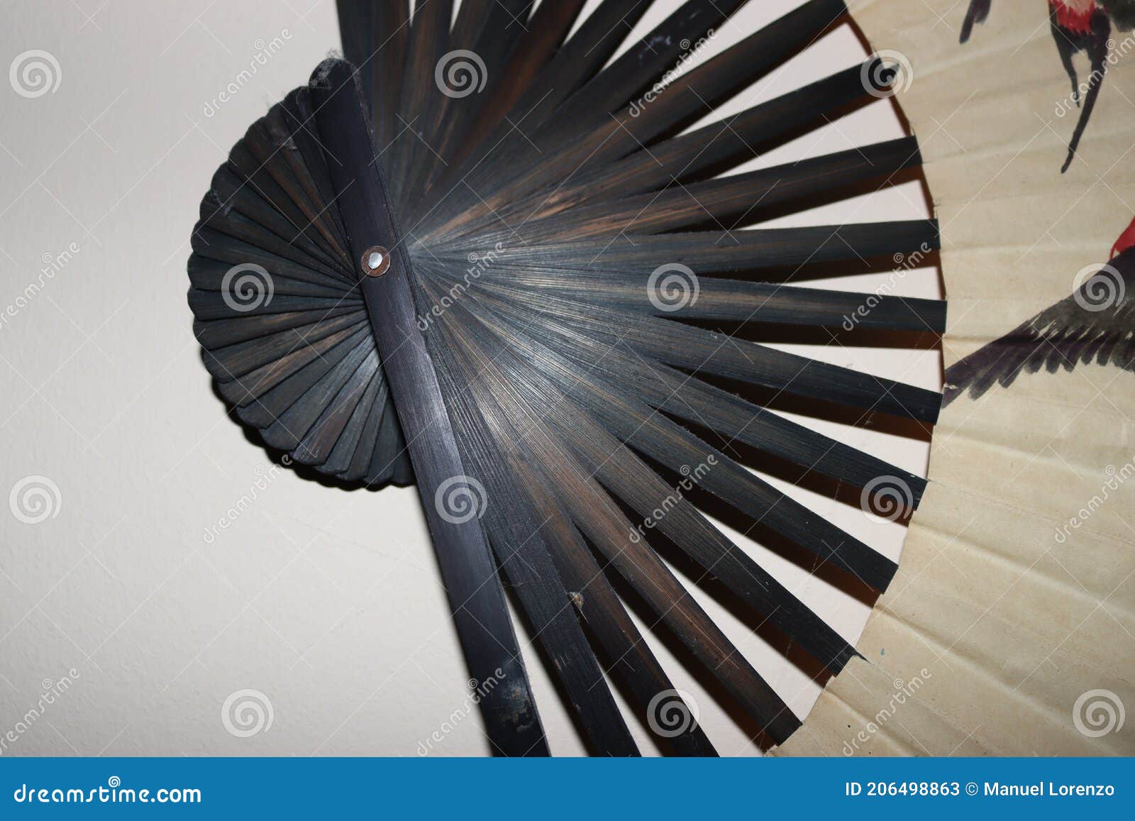 beautiful chinese fan to give air cool lid move