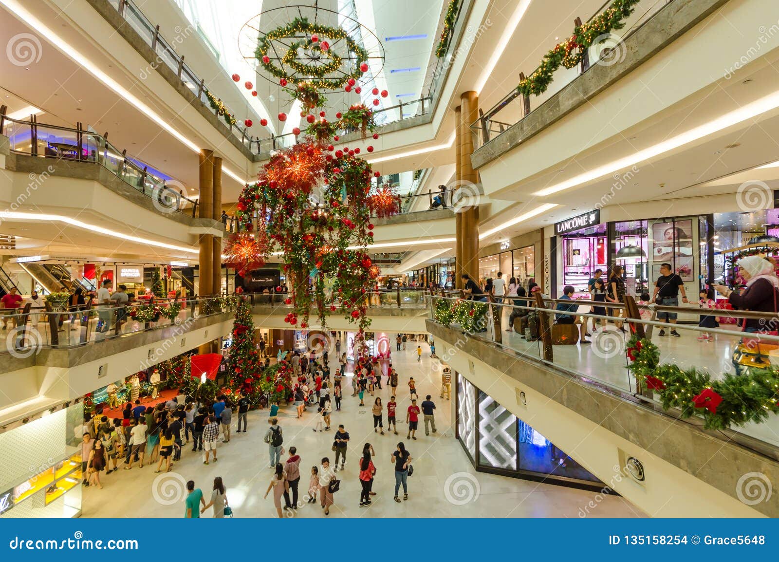 Beautiful Christmas Decoration in the Gardens Mall. Editorial Stock Image -  Image of carnival, architecture: 135158254