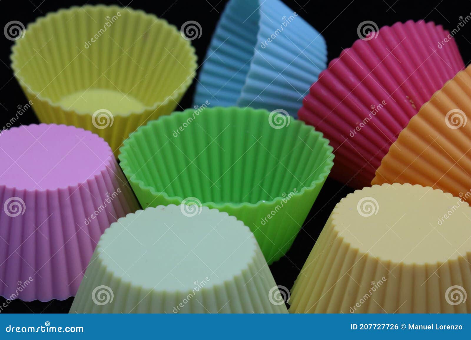 beautiful colored silicone molds to make delicious muffins with great flavor