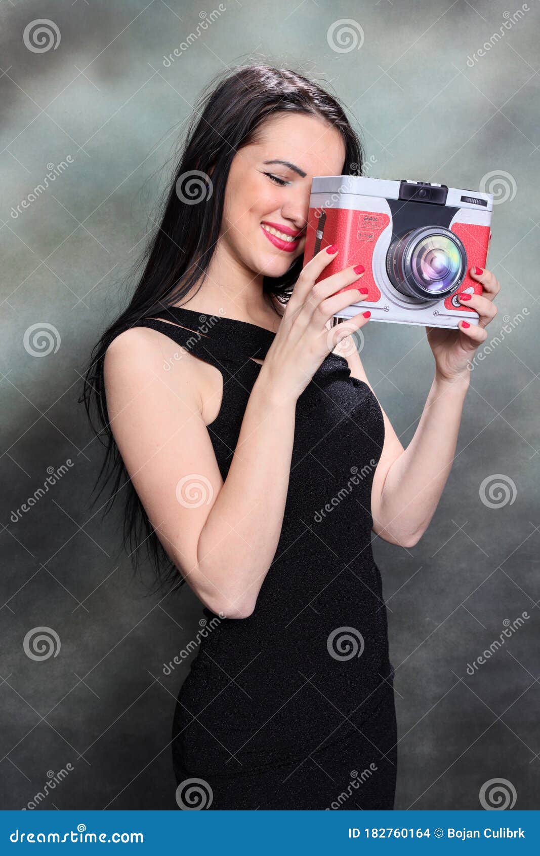 https://thumbs.dreamstime.com/z/beautiful-european-girl-long-black-hair-posing-studio-canvas-background-style-trends-fashion-concept-style-trends-182760164.jpg