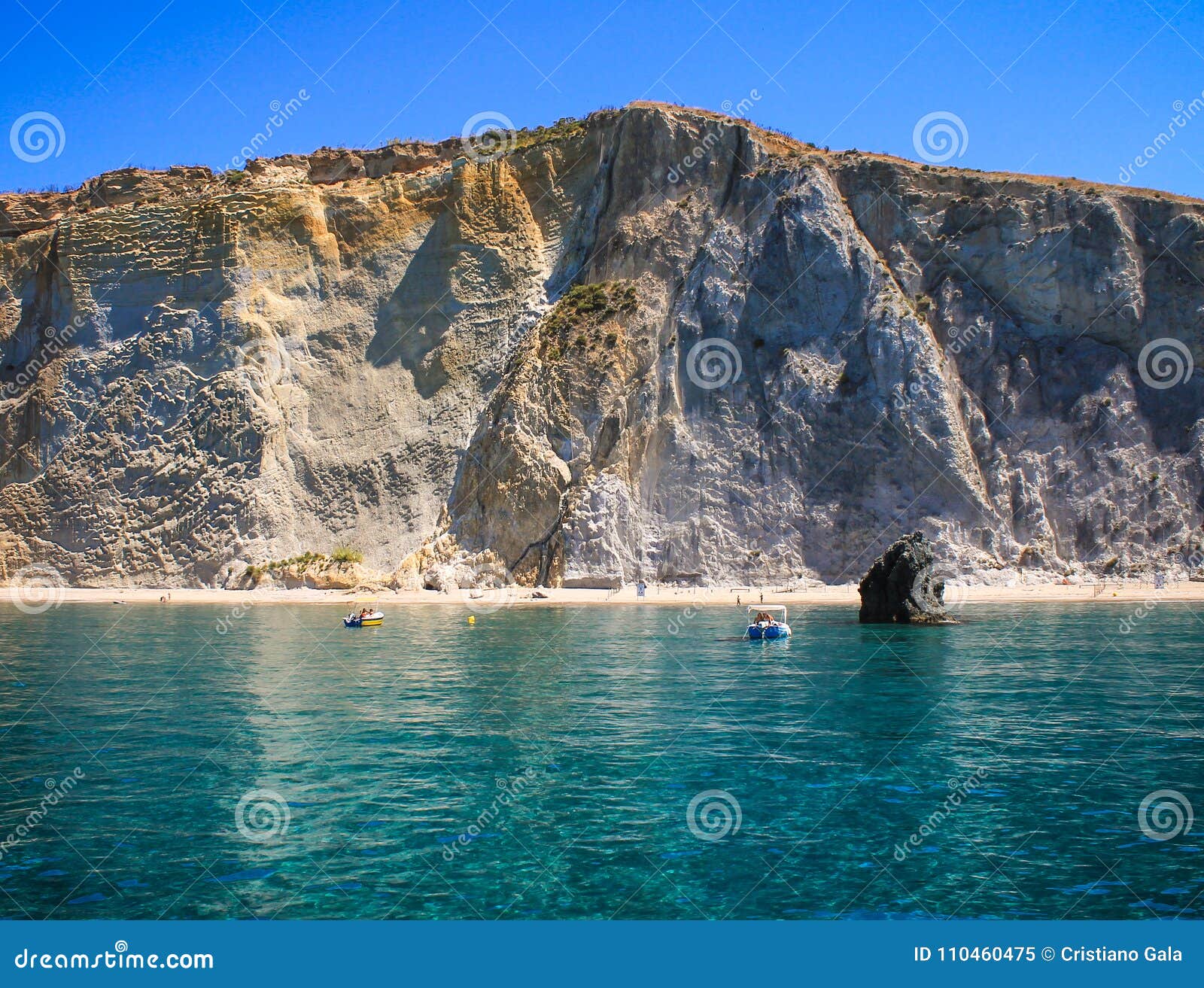 chiaia di luna bay, ponza island