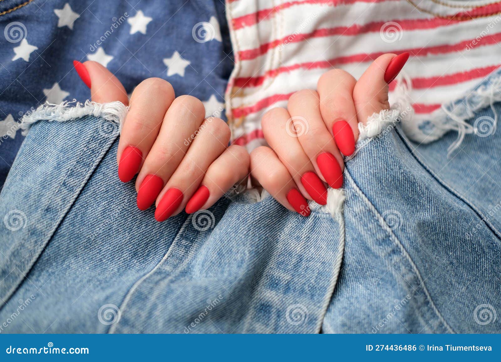 What's the Difference Between a French vs American Mani?