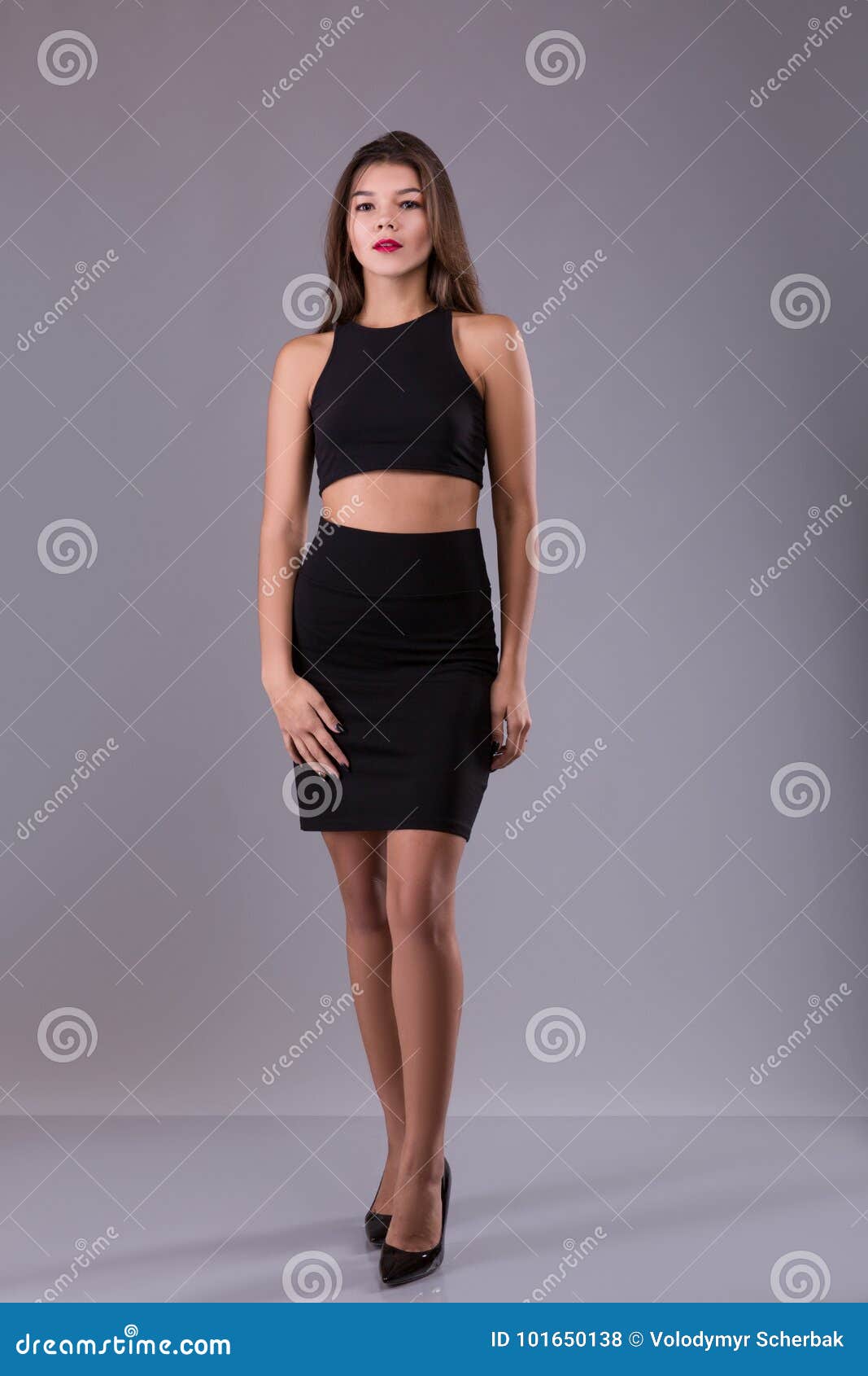 https://thumbs.dreamstime.com/z/beautiful-fit-woman-short-black-bra-top-skirt-gray-studio-background-studio-shoot-beautiful-fit-woman-short-101650138.jpg