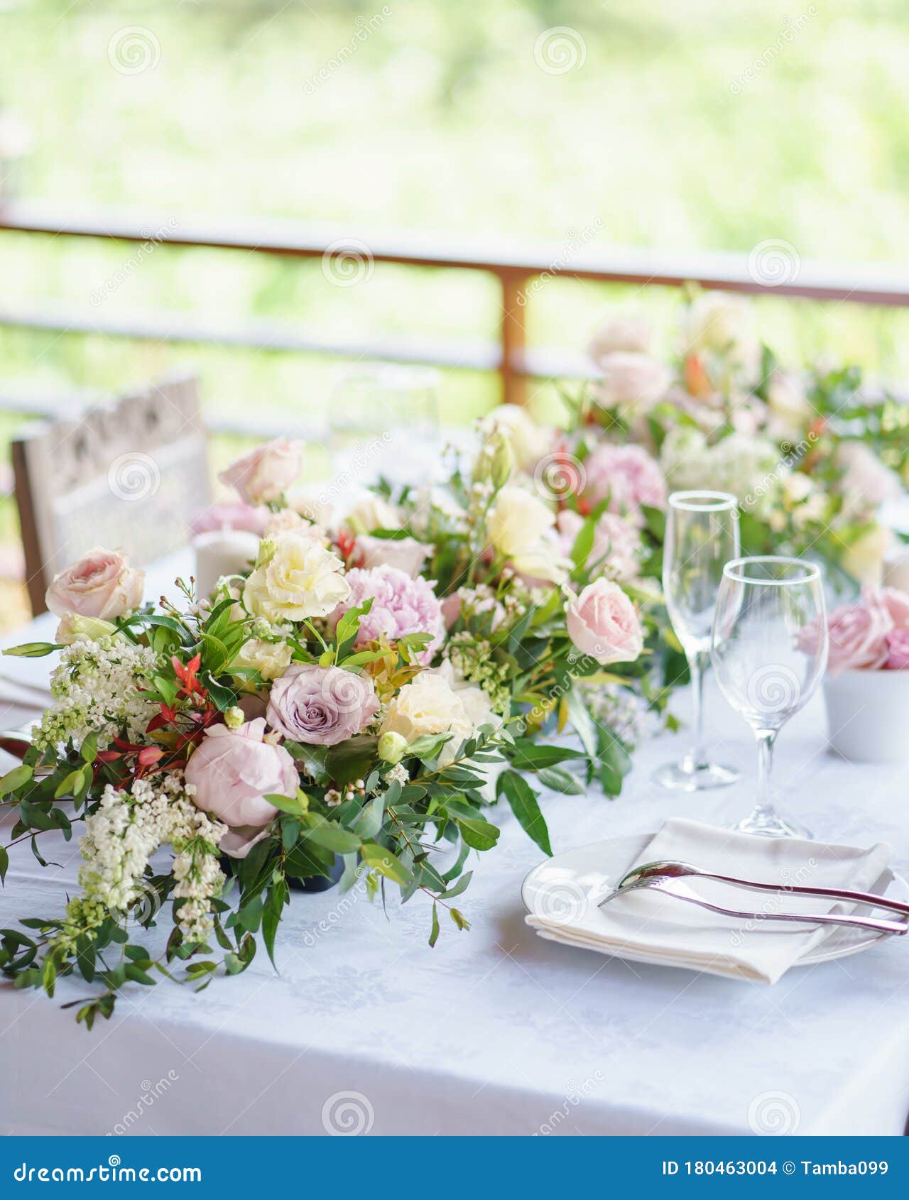 Details about   S4Sassy Ball Dahliya & Rose Floral Room Tablemats With Napkins set-FL-607J 