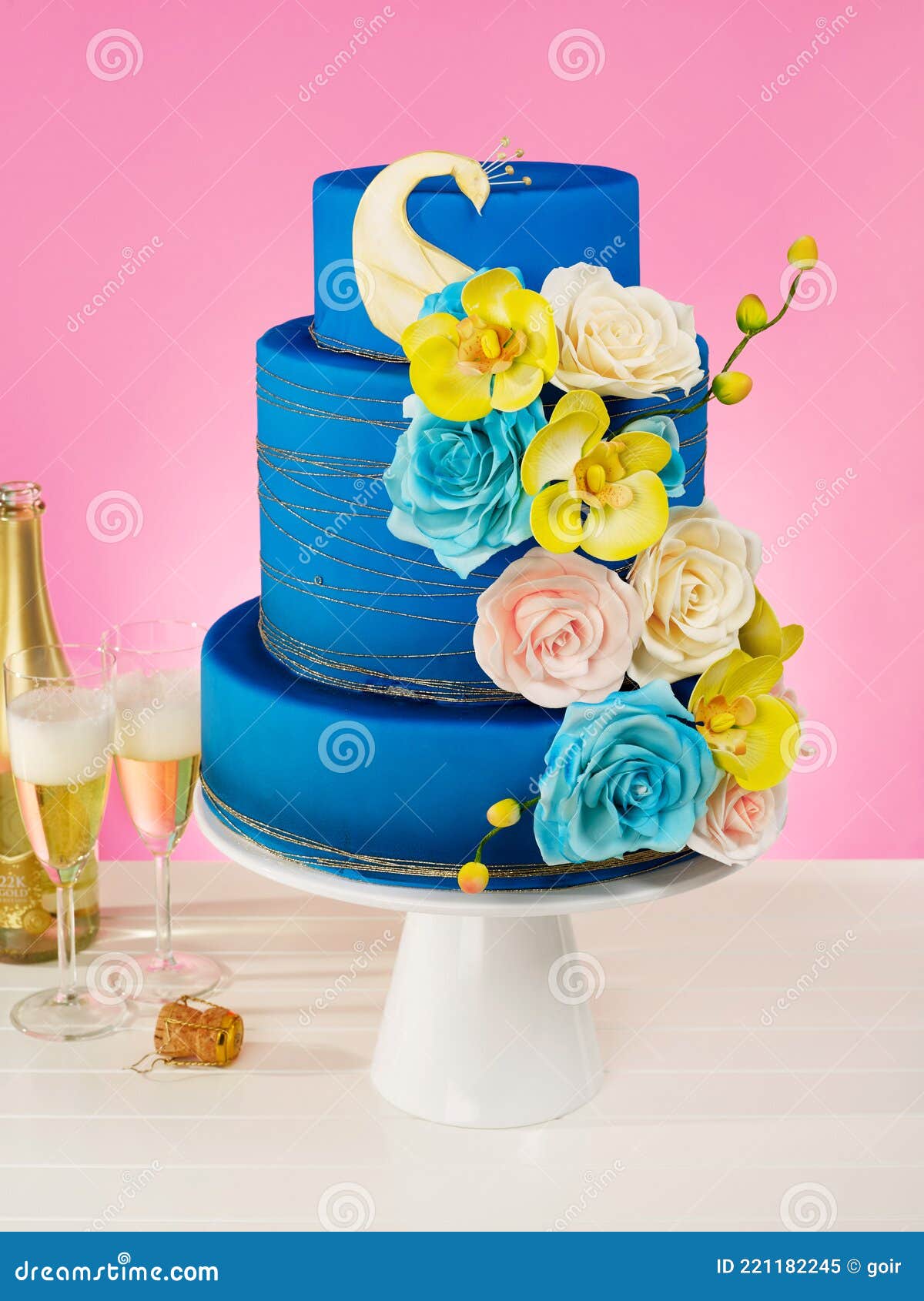 Beautiful flowers cake stock image. Image of flower 221182245