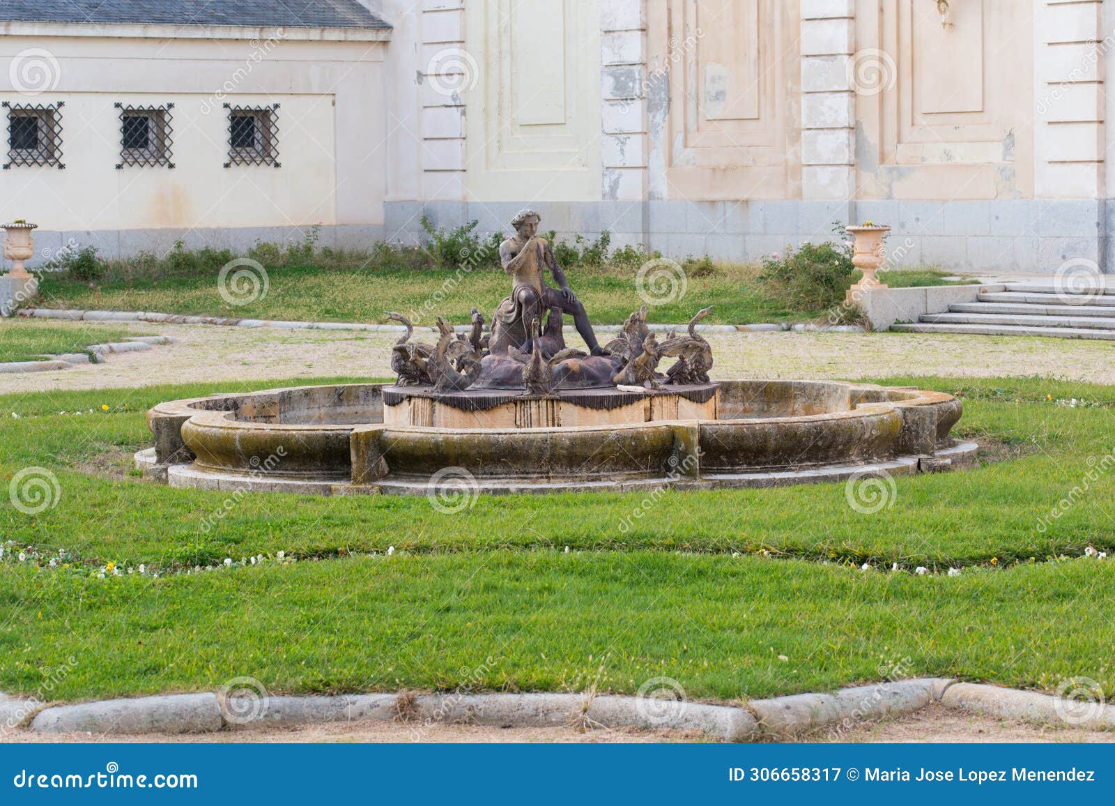 beautiful fountain with no wate. el pardo royal palace