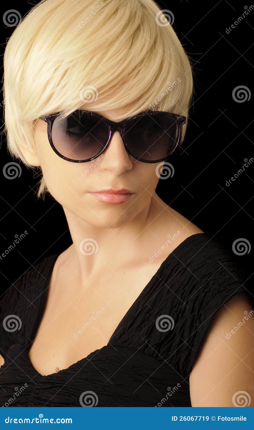 Beautiful Young Sexy Blond Woman Short Hair Sunglasses Makeup Business  Stock Photo by ©Iniraswork 349373306