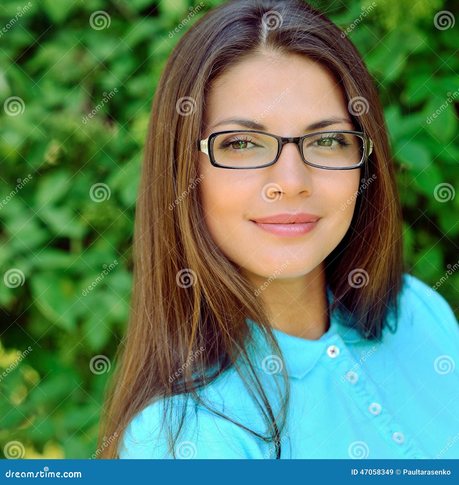 Beautiful Girl Wearing Glasses Outdoor Portrait Stock Image Image Of Life Happy 47058349