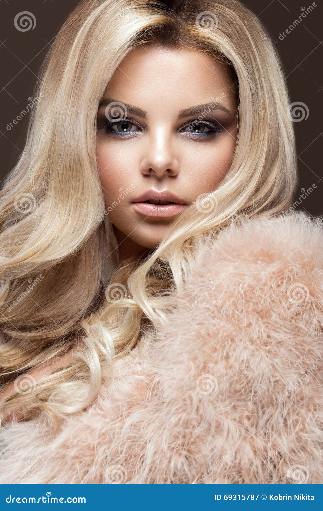 Beautiful Glamor Blondie Woman In Fur Coat , Evening 