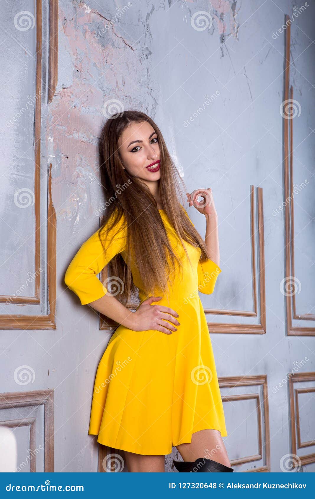 Free Photo | Young caucasian calm happy pretty woman with bright evening  makeup wearing summer yellow dress and sea shell necklace